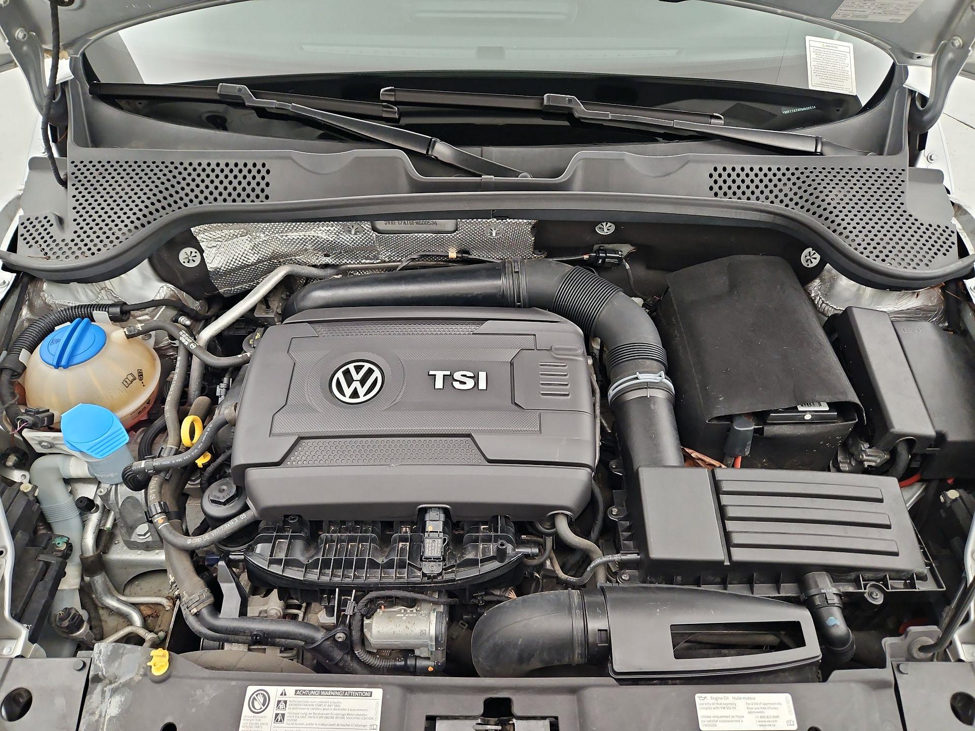 Thumbnail: 2015 Volkswagen Beetle - 20
