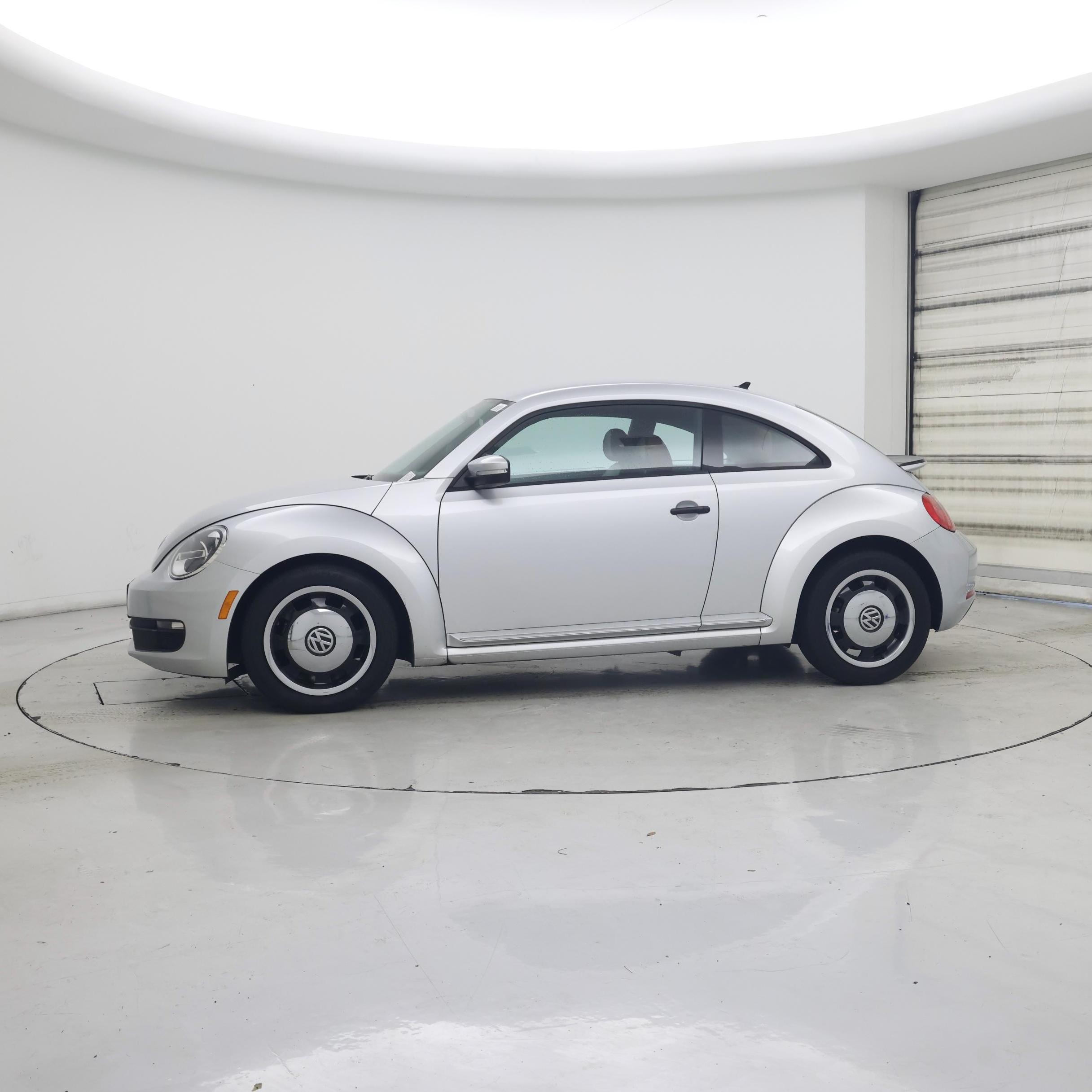 Thumbnail: 2015 Volkswagen Beetle - 3