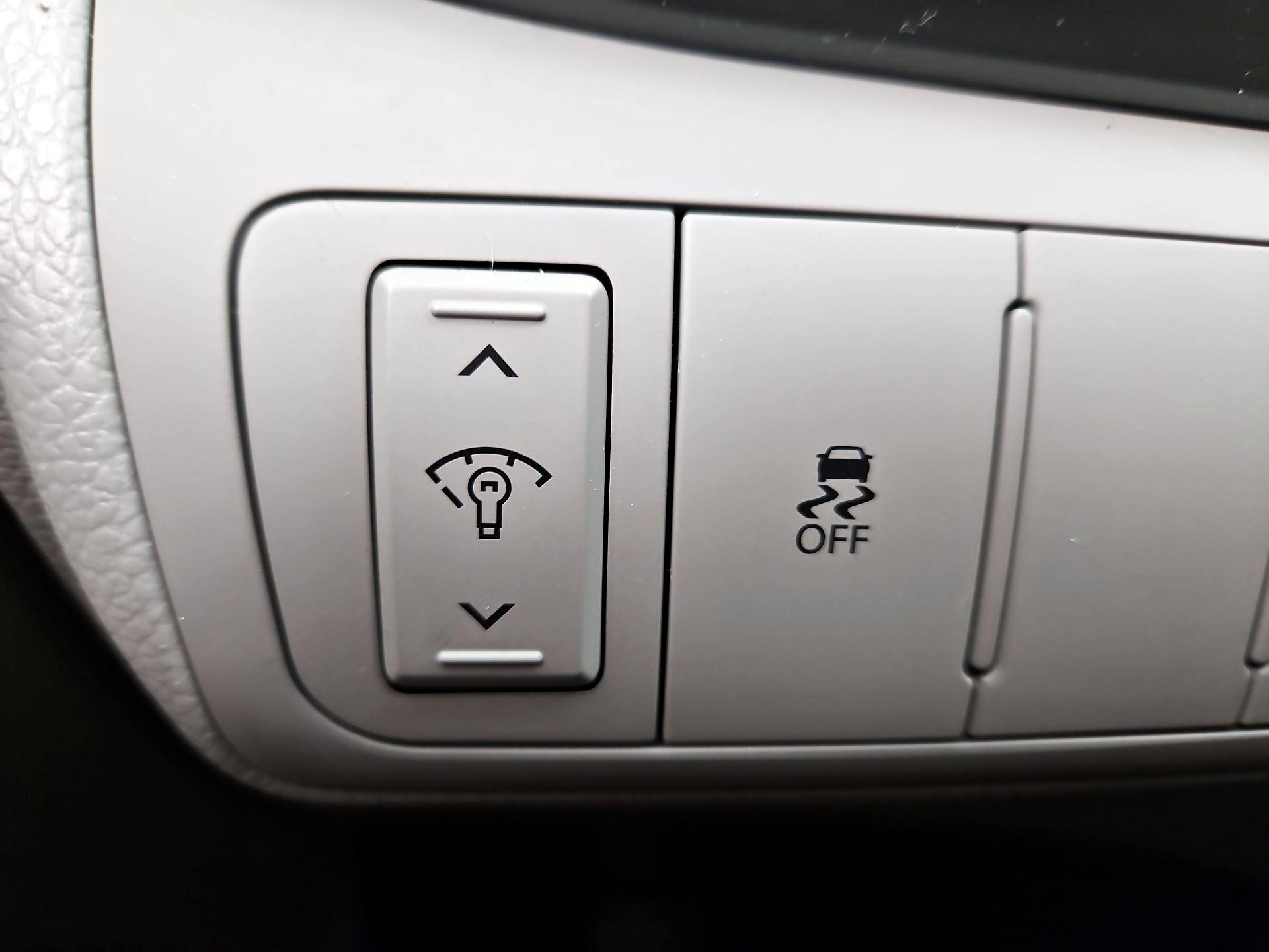Thumbnail: 2014 Kia Optima - 13