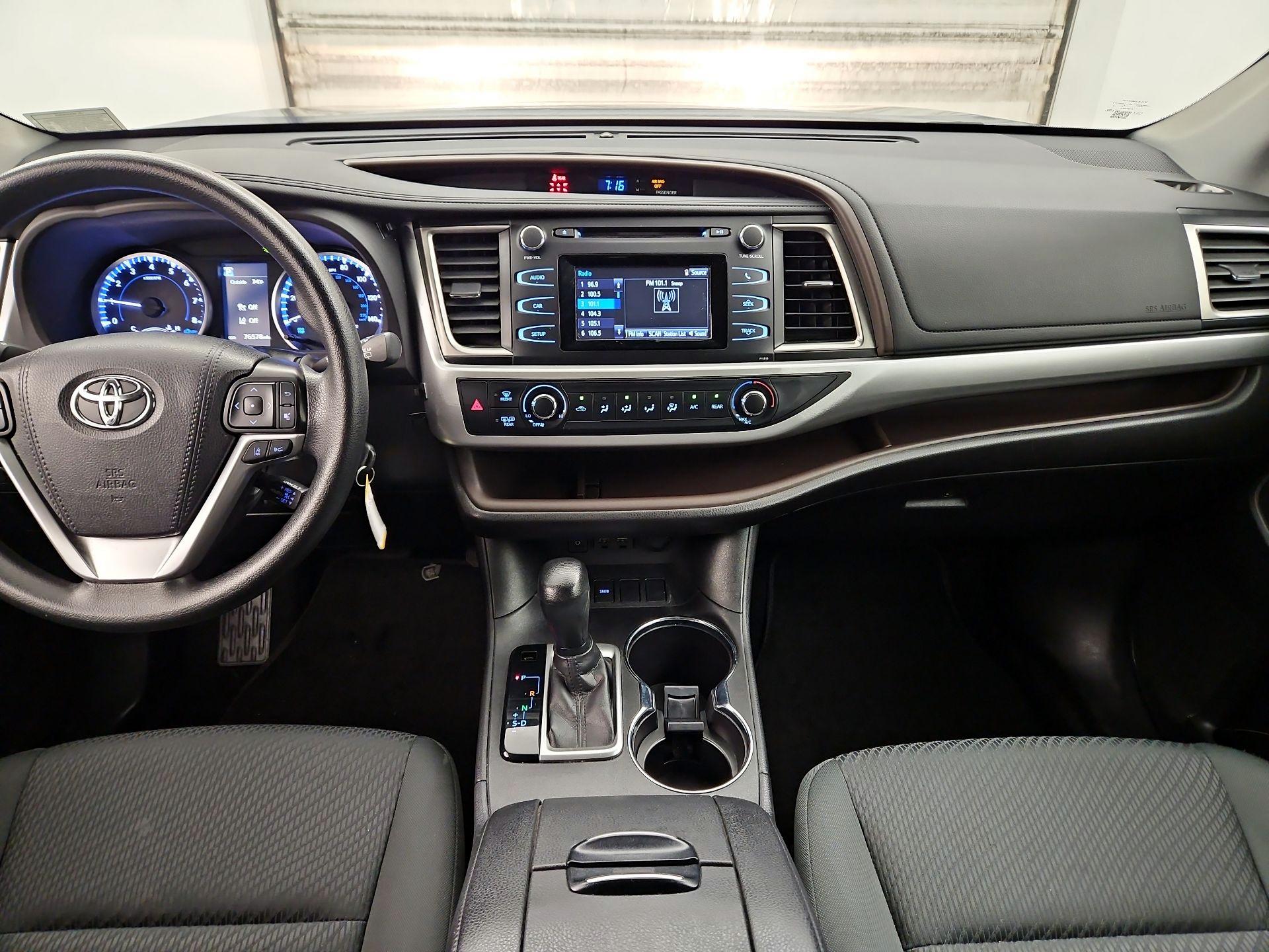 Thumbnail: 2019 Toyota Highlander - 9