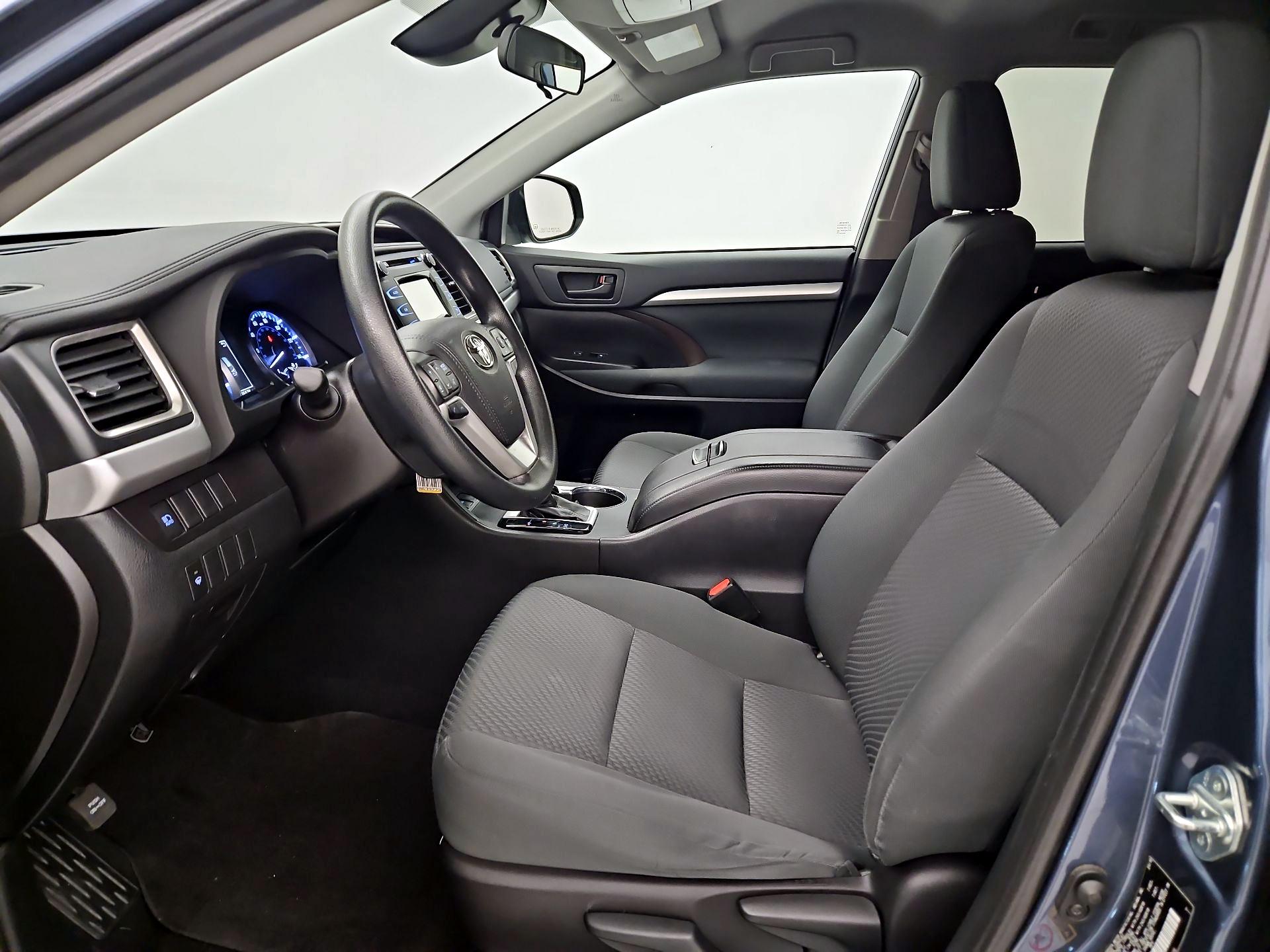 Thumbnail: 2019 Toyota Highlander - 11