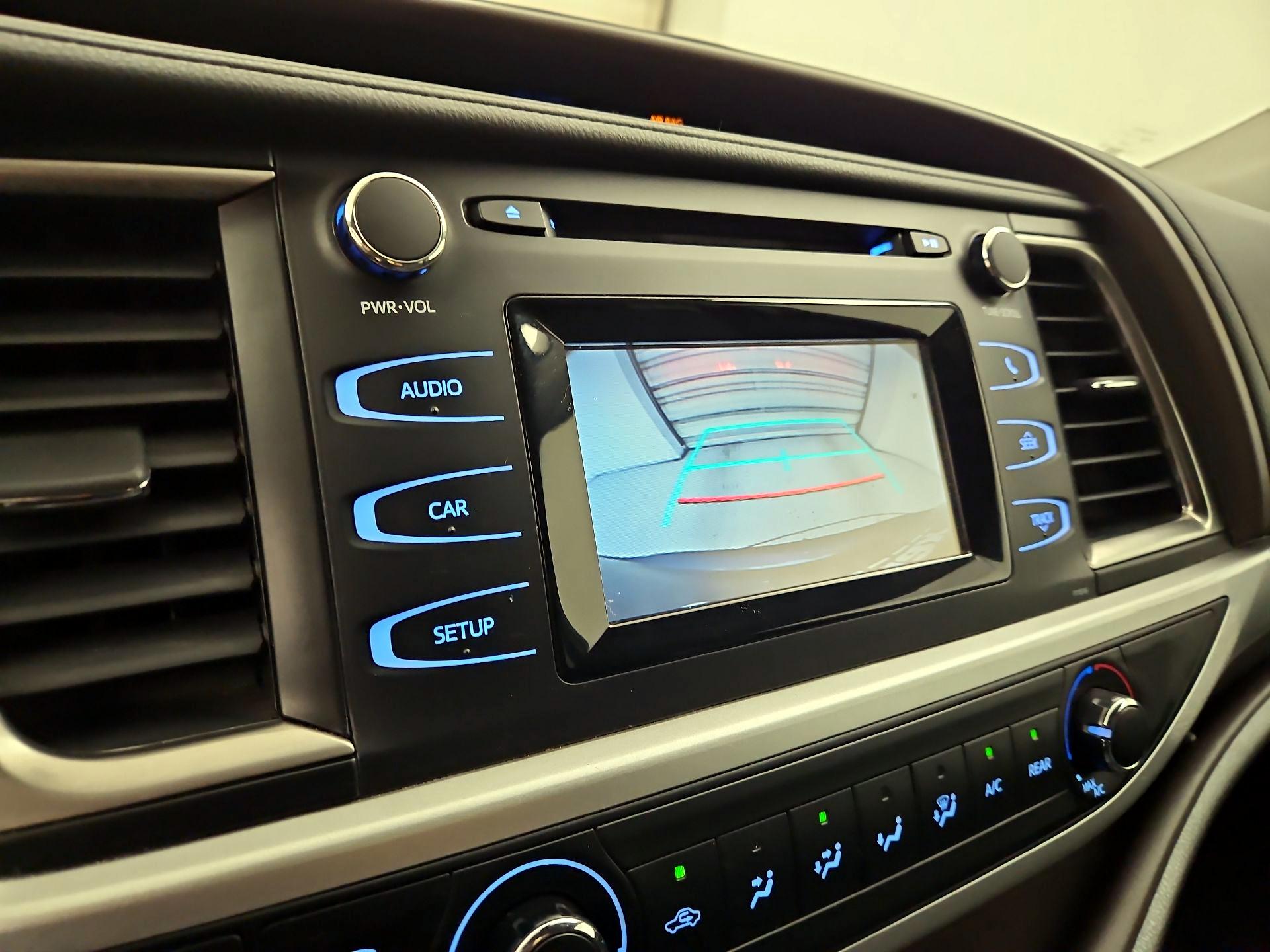 Thumbnail: 2019 Toyota Highlander - 14