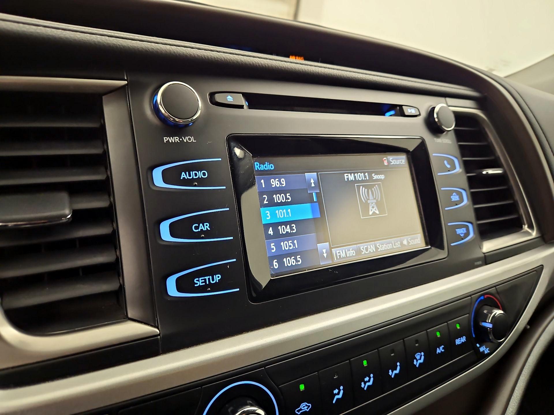 Thumbnail: 2019 Toyota Highlander - 15