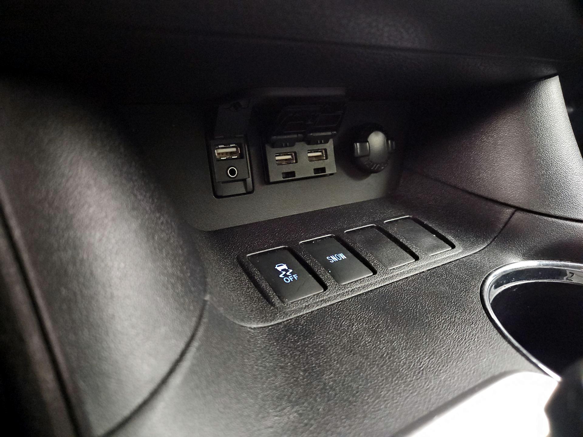 Thumbnail: 2019 Toyota Highlander - 18