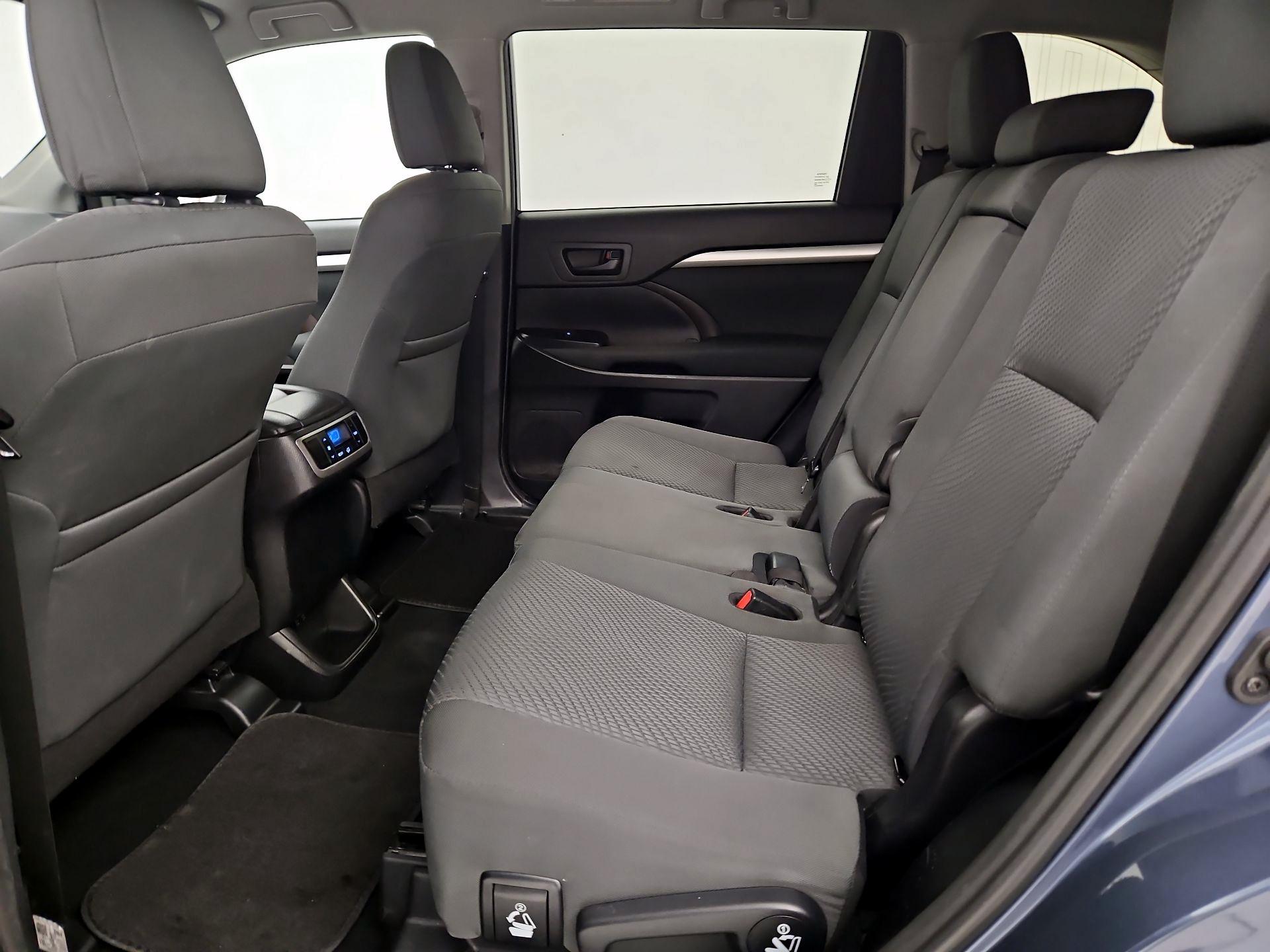 Thumbnail: 2019 Toyota Highlander - 19