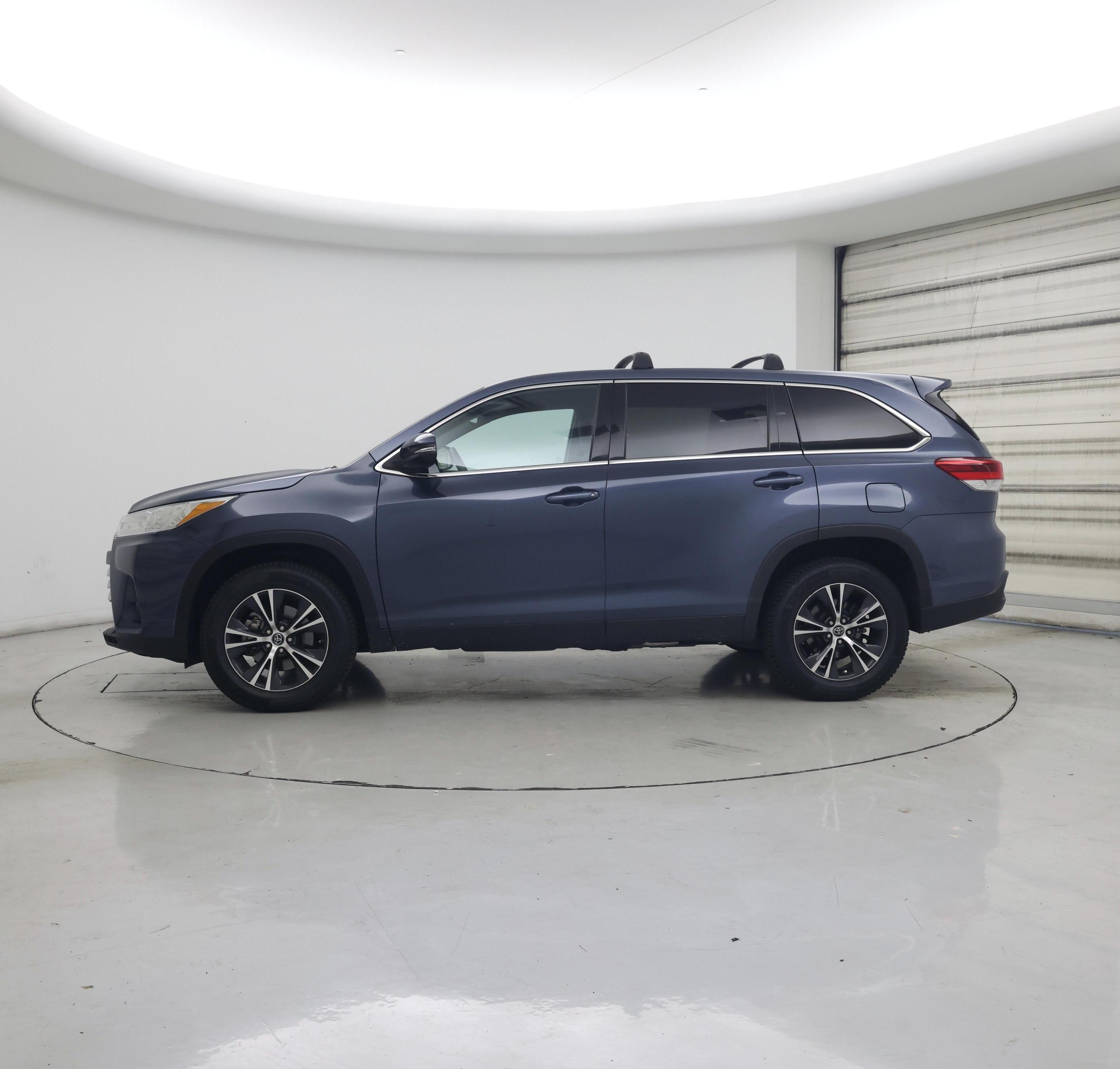 Thumbnail: 2019 Toyota Highlander - 3