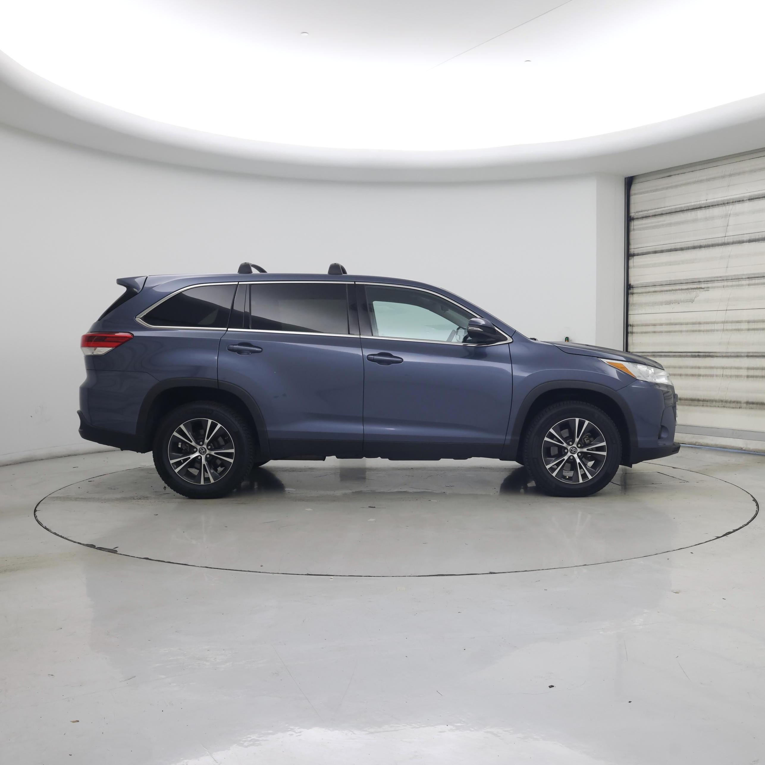 Thumbnail: 2019 Toyota Highlander - 7