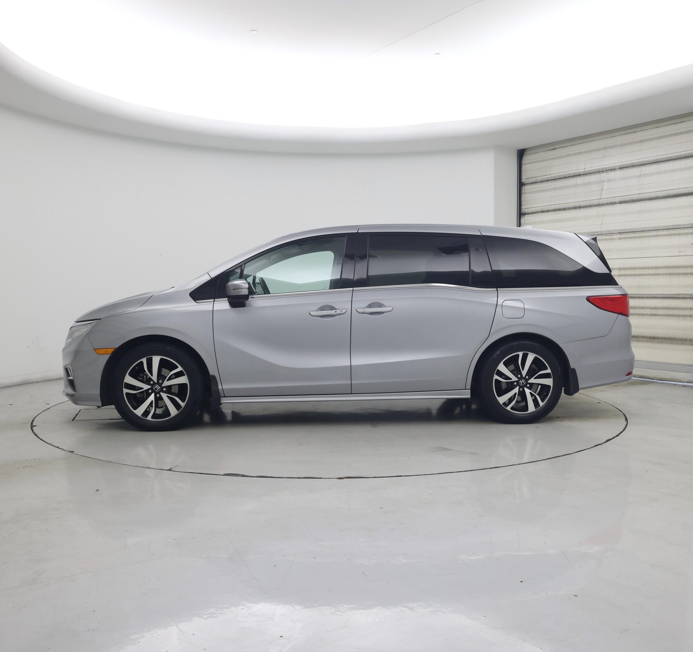 Thumbnail: 2019 Honda Odyssey - 3