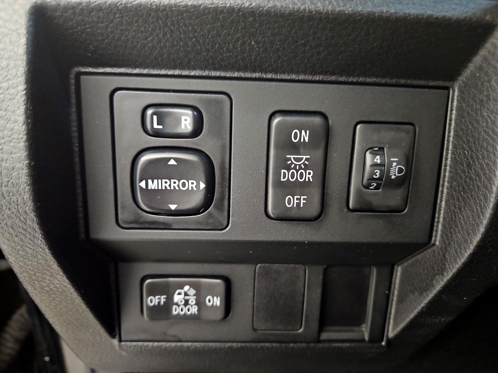 Thumbnail: 2014 Toyota Tundra - 13