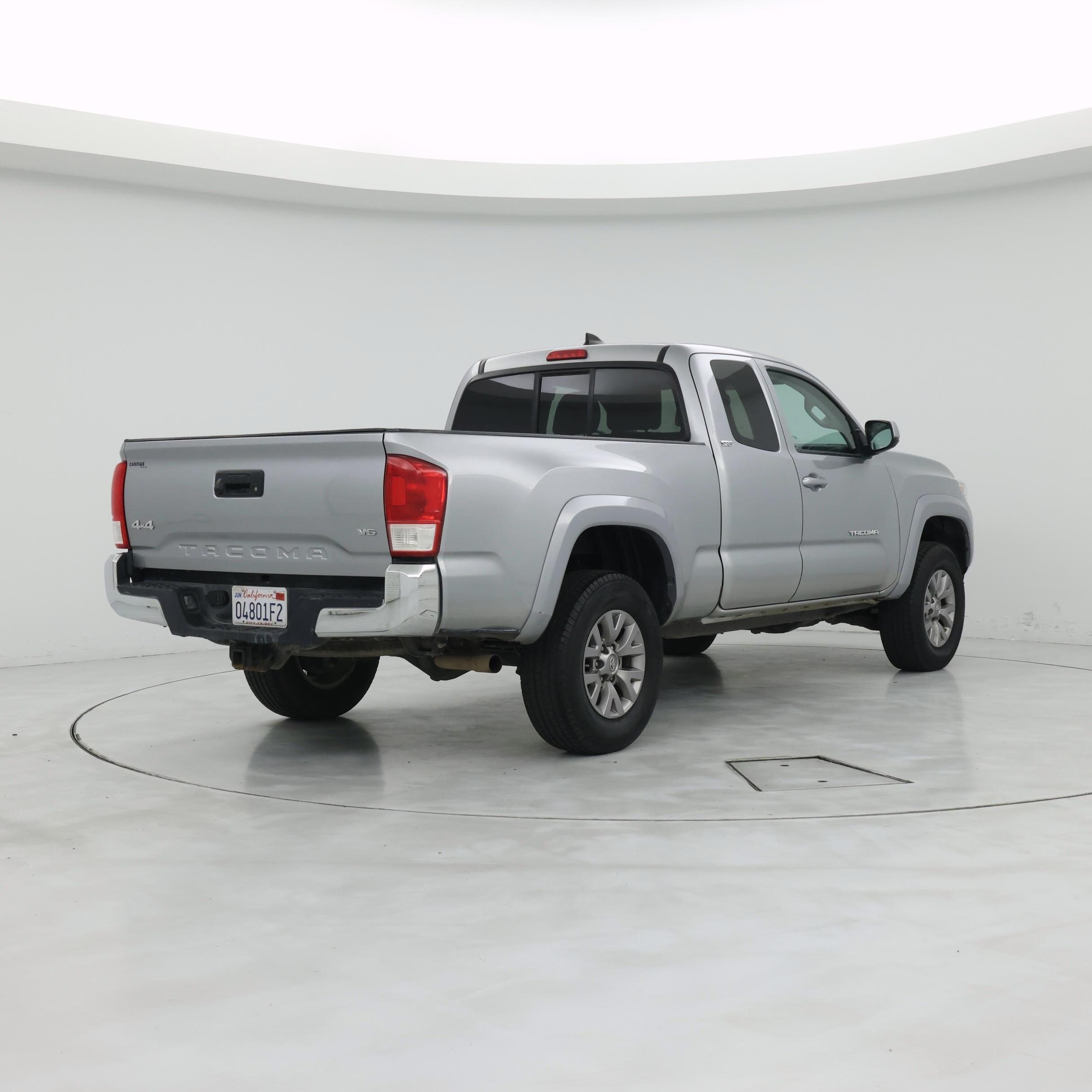 Thumbnail: 2017 Toyota Tacoma - 8