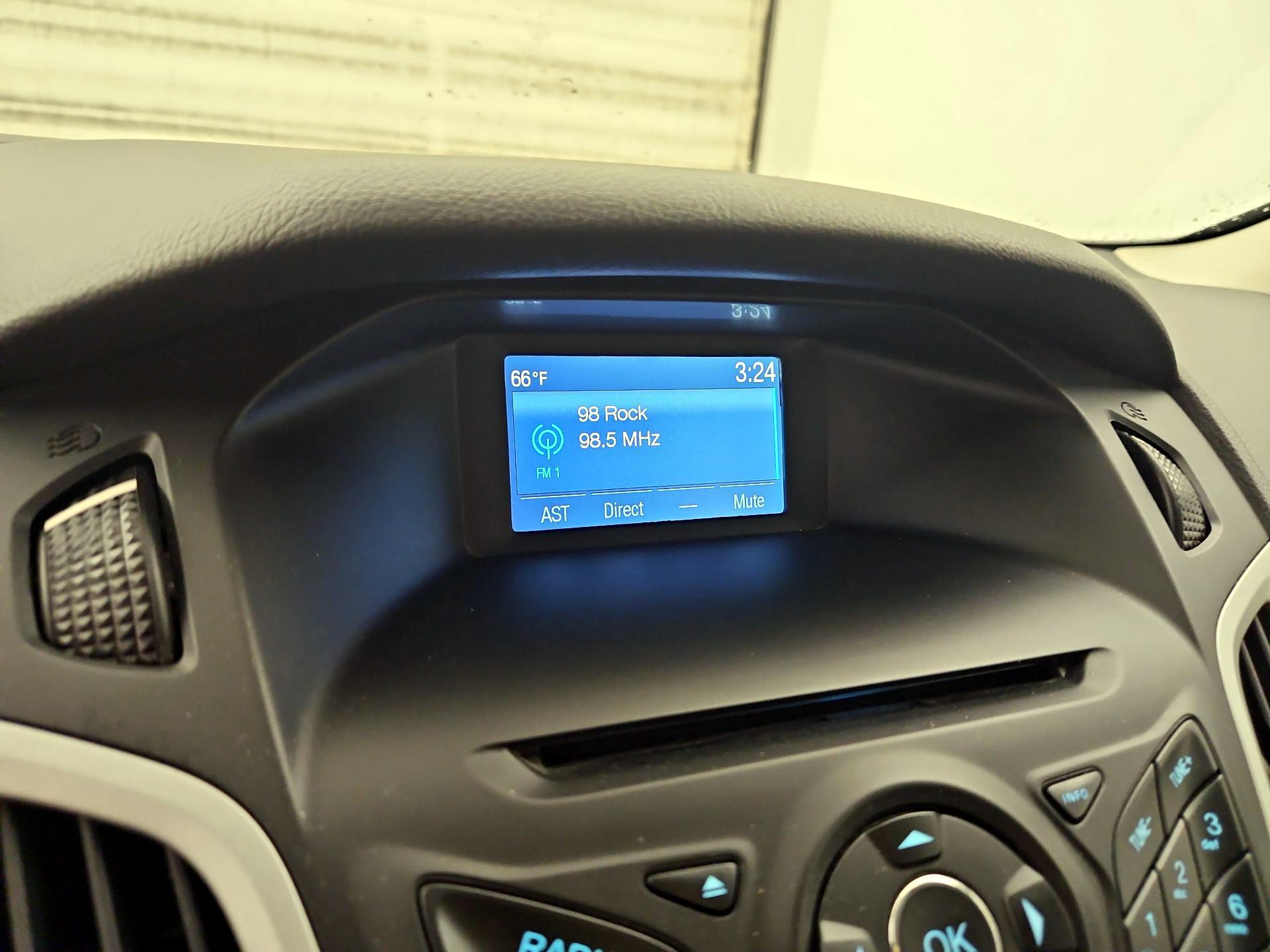 Thumbnail: 2014 Ford Focus - 14