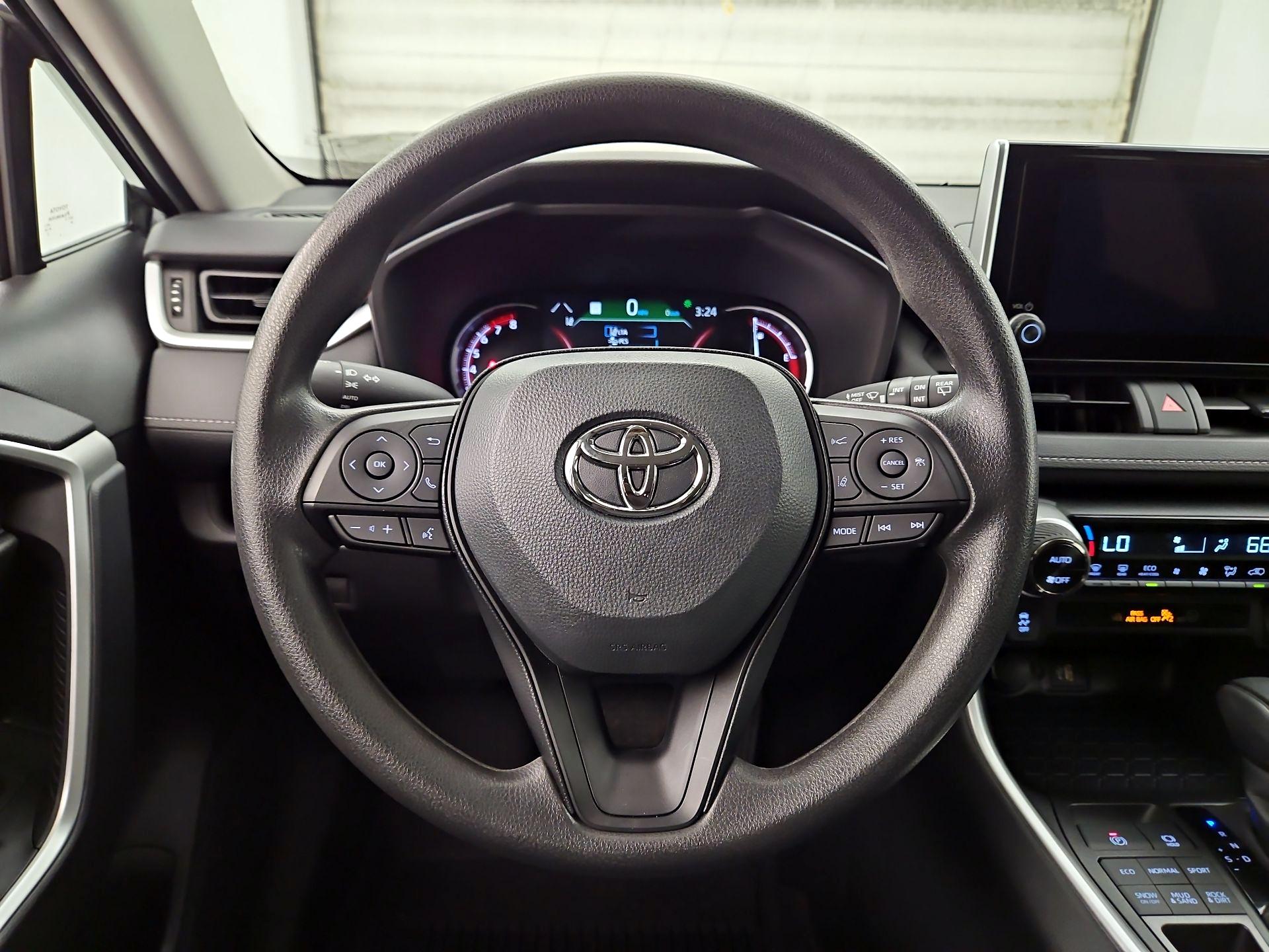 Thumbnail: 2025 Toyota RAV4 - 10