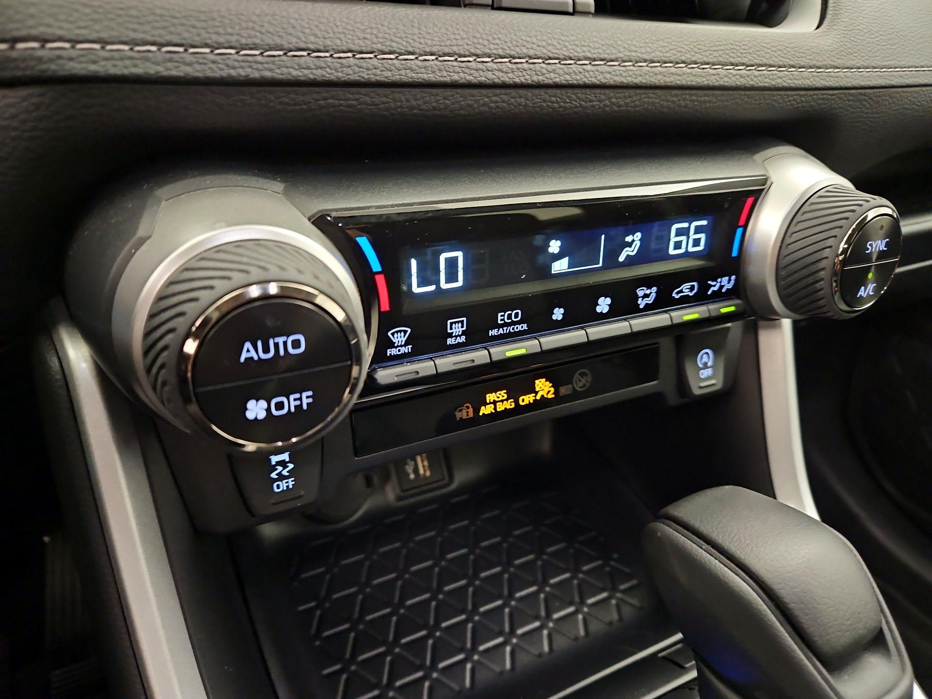 Thumbnail: 2025 Toyota RAV4 - 16