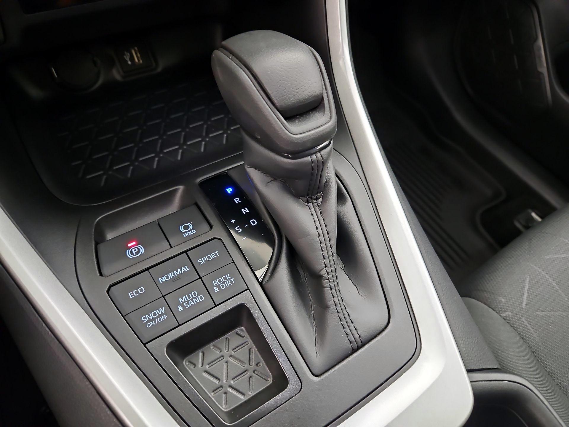 Thumbnail: 2025 Toyota RAV4 - 17