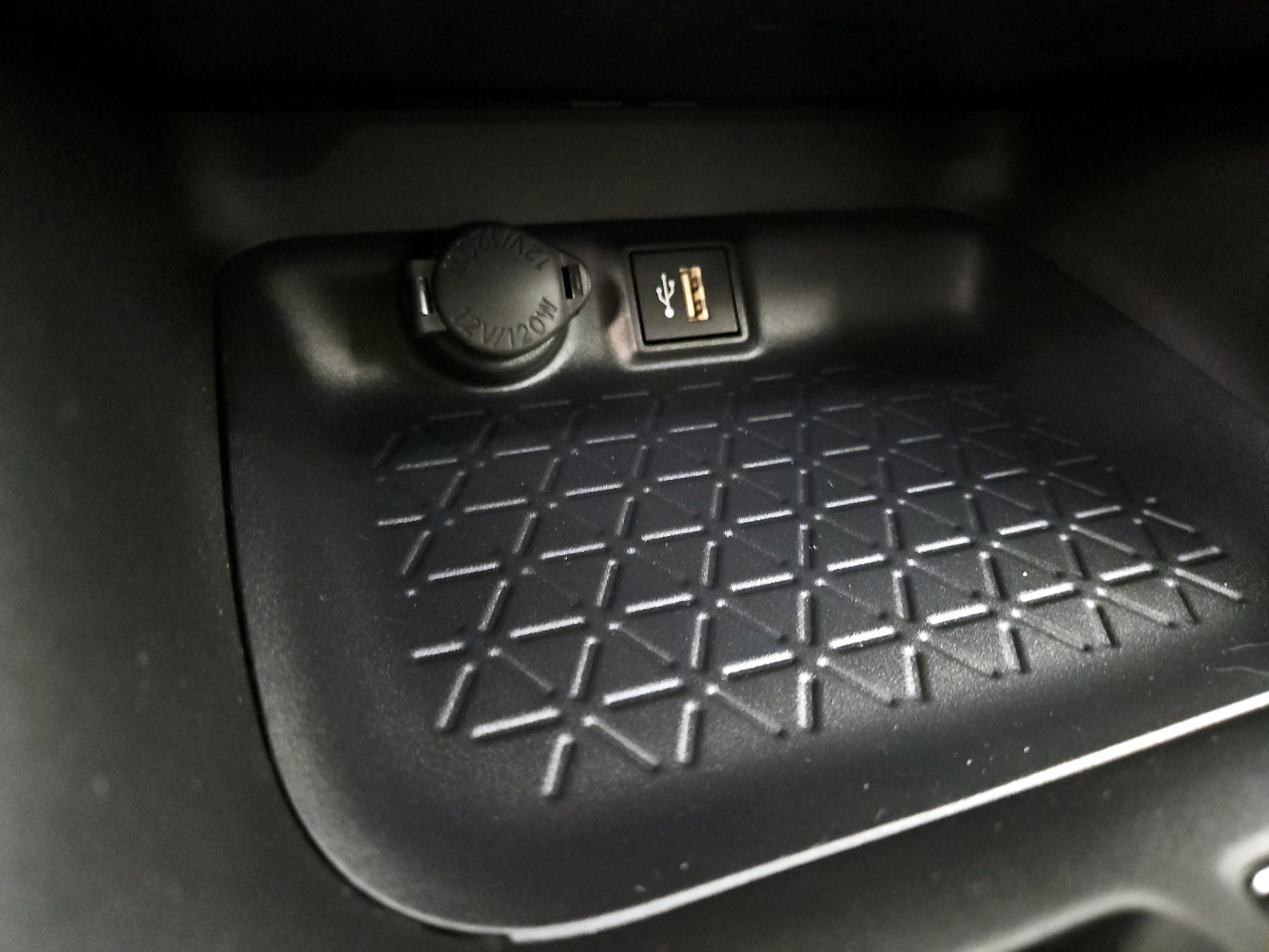 Thumbnail: 2025 Toyota RAV4 - 18