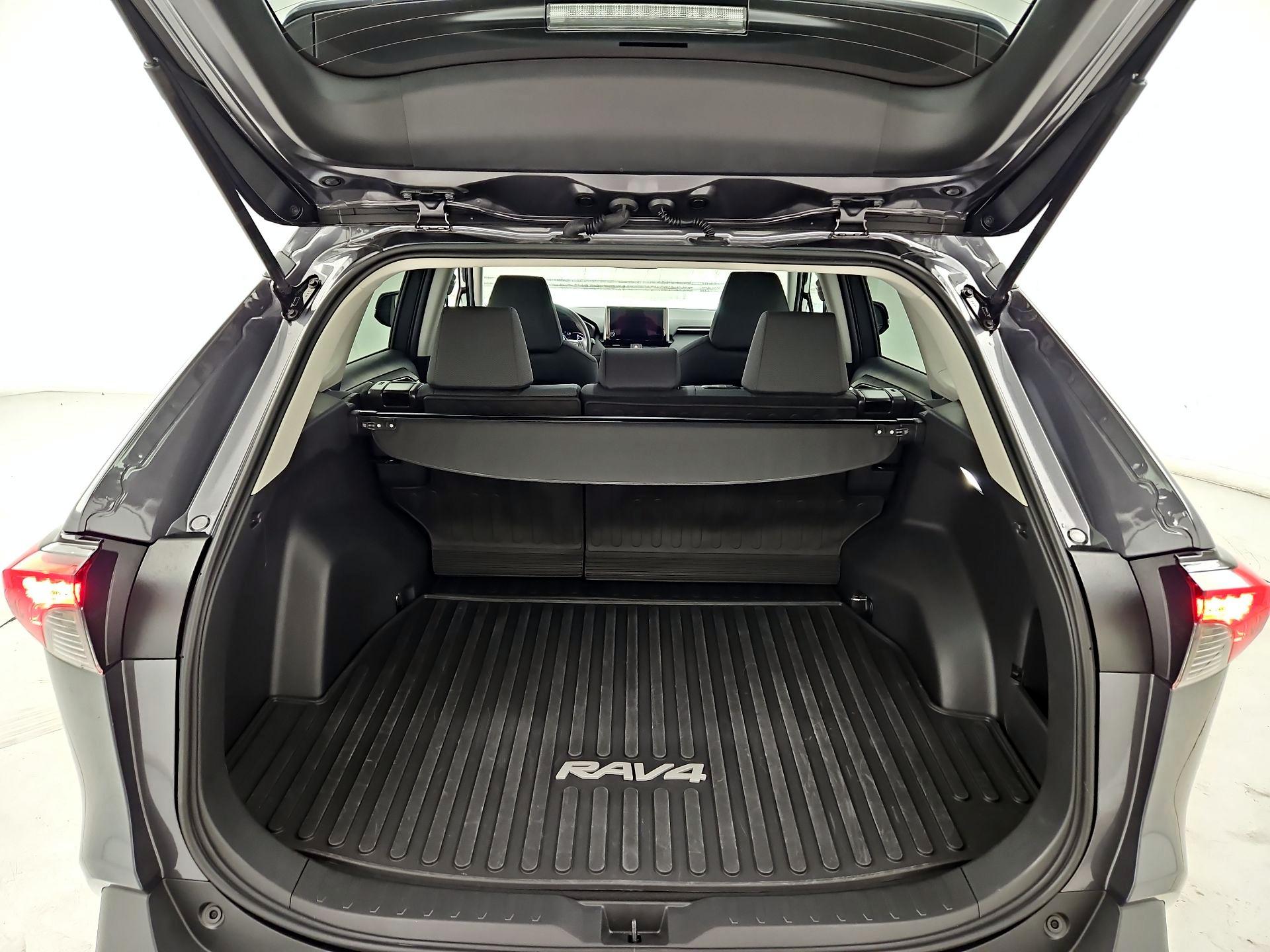 Thumbnail: 2025 Toyota RAV4 - 20