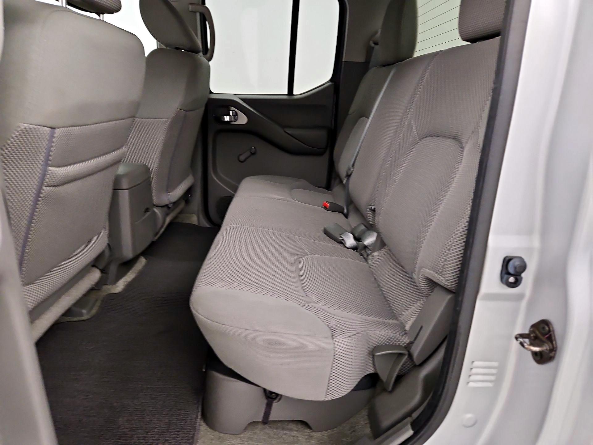 Thumbnail: 2015 Nissan Frontier - 18