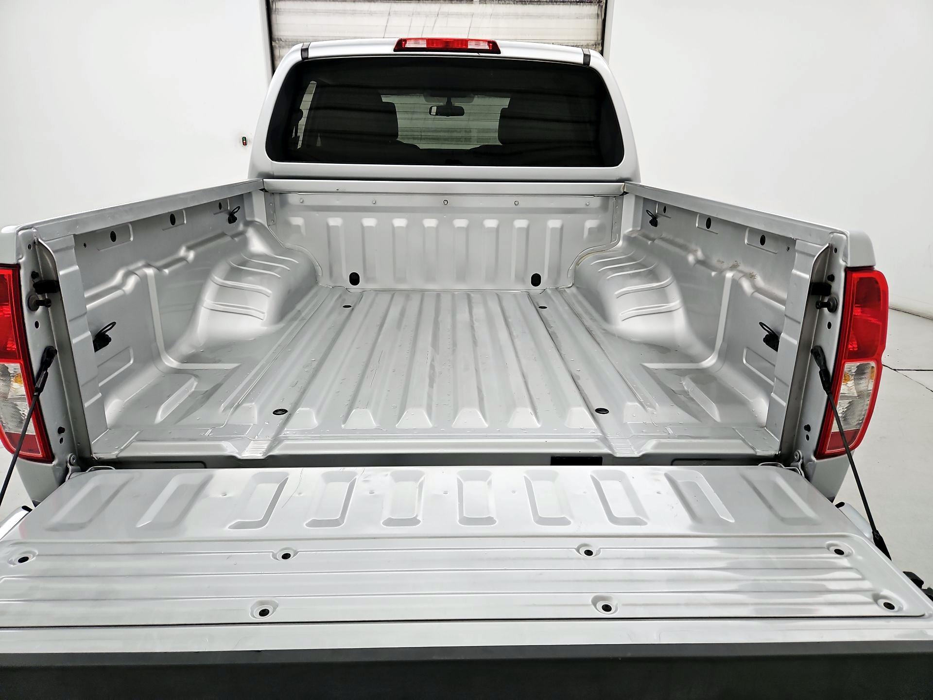 Thumbnail: 2015 Nissan Frontier - 19