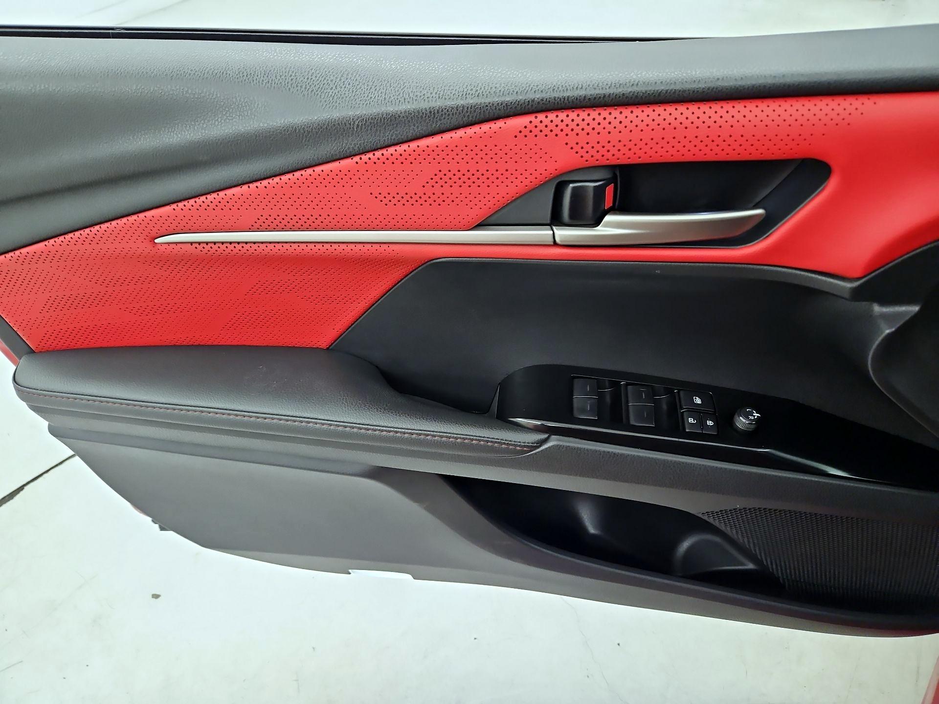 Thumbnail: 2025 Toyota Camry - 12