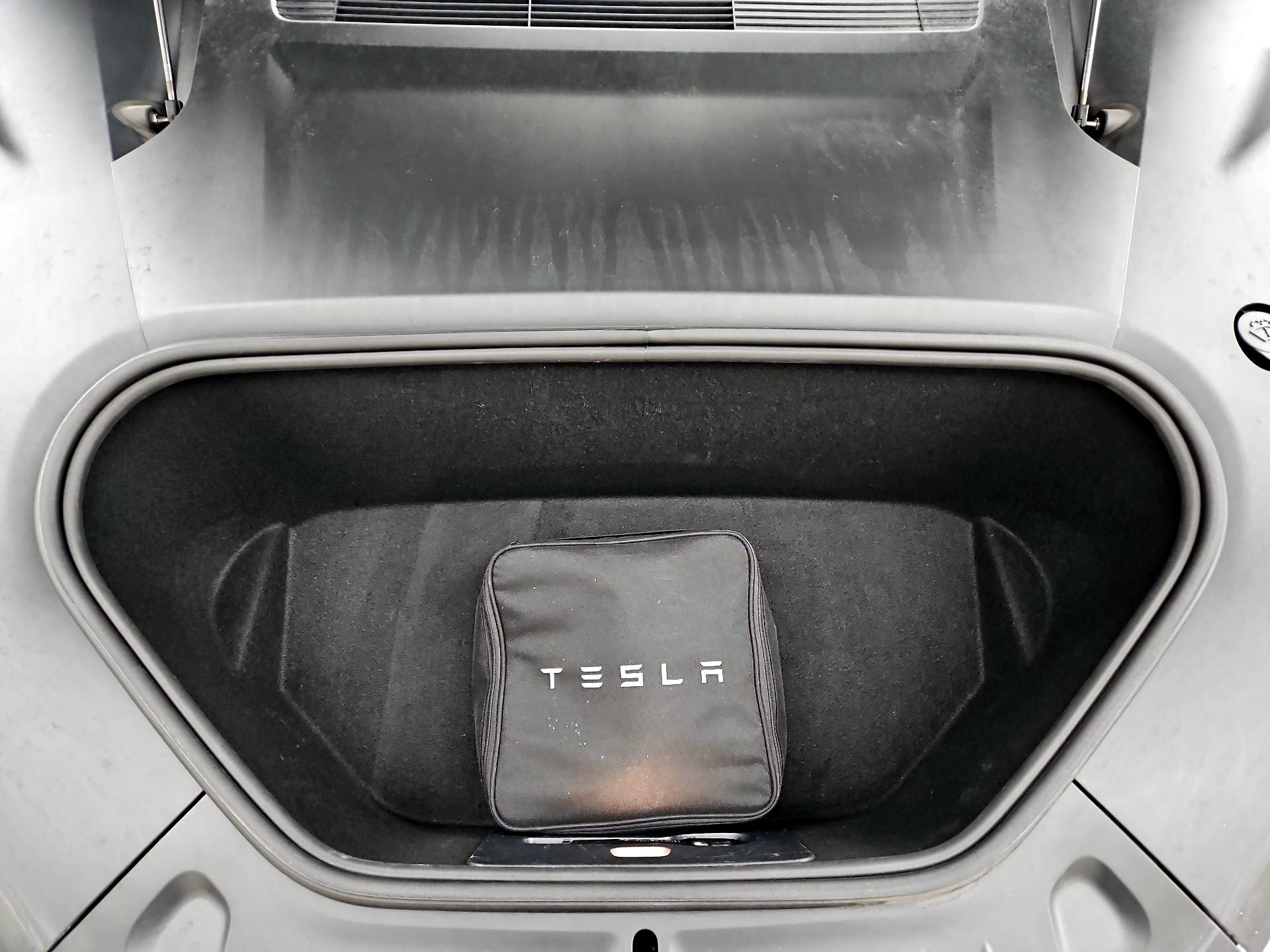 Thumbnail: 2022 Tesla Model S - 20