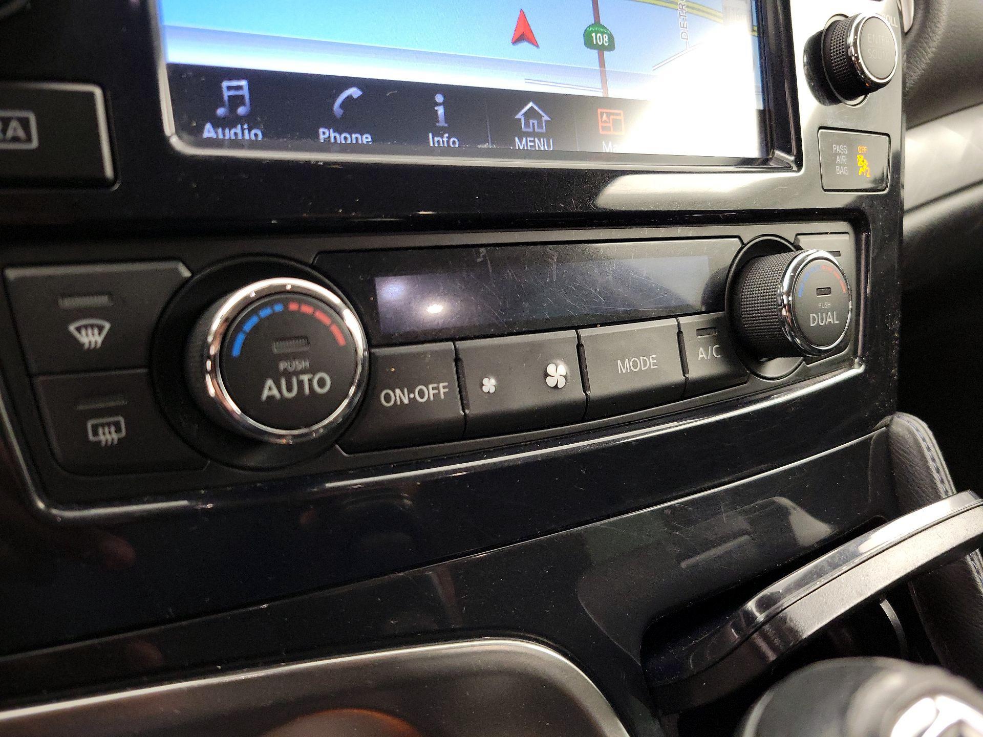 Thumbnail: 2018 Nissan Maxima - 17