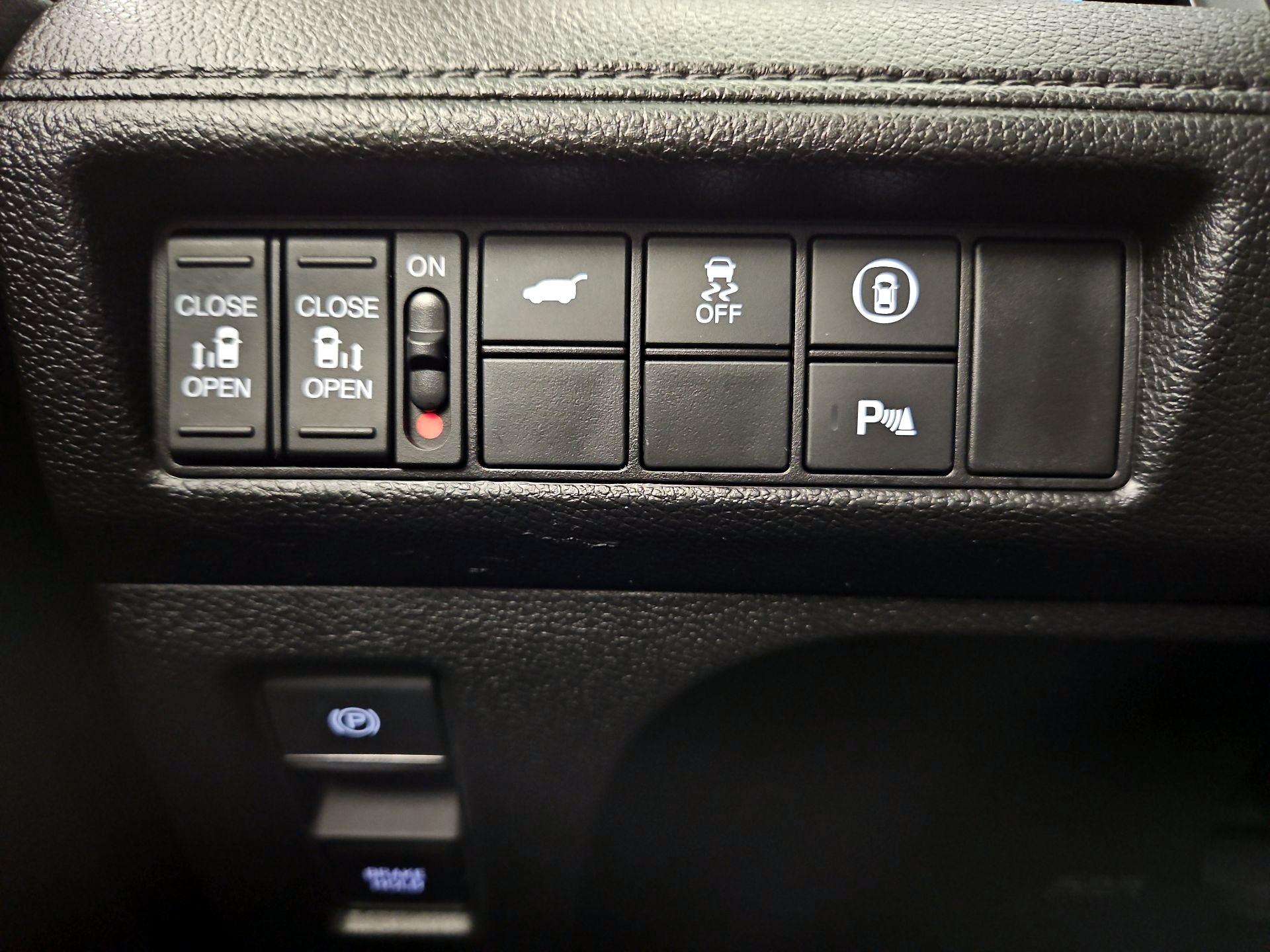 Thumbnail: 2023 Honda Odyssey - 13