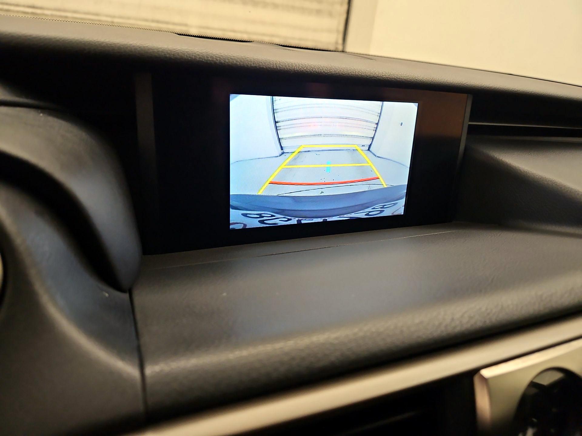 Thumbnail: 2019 Lexus IS - 14