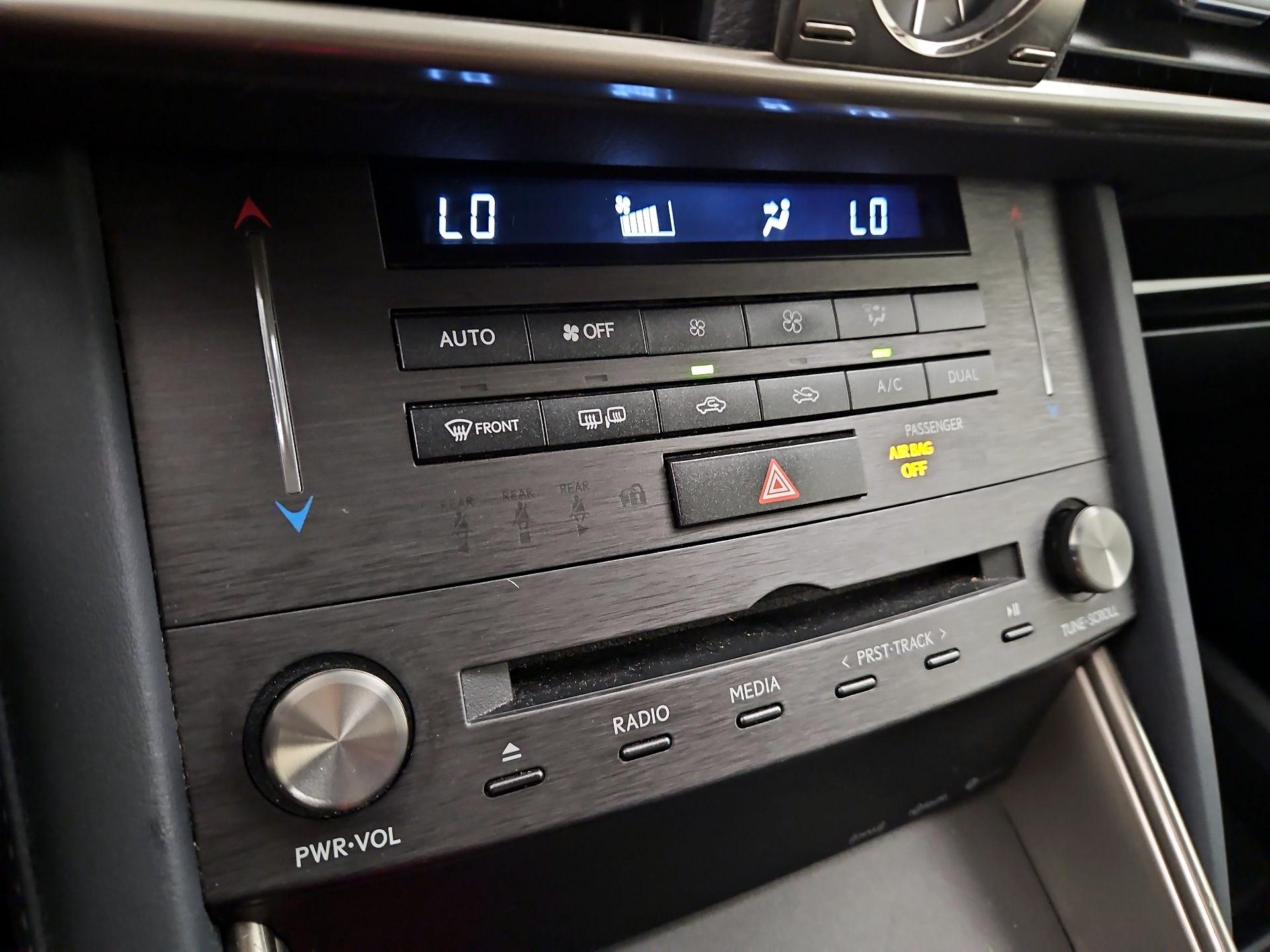 Thumbnail: 2019 Lexus IS - 16