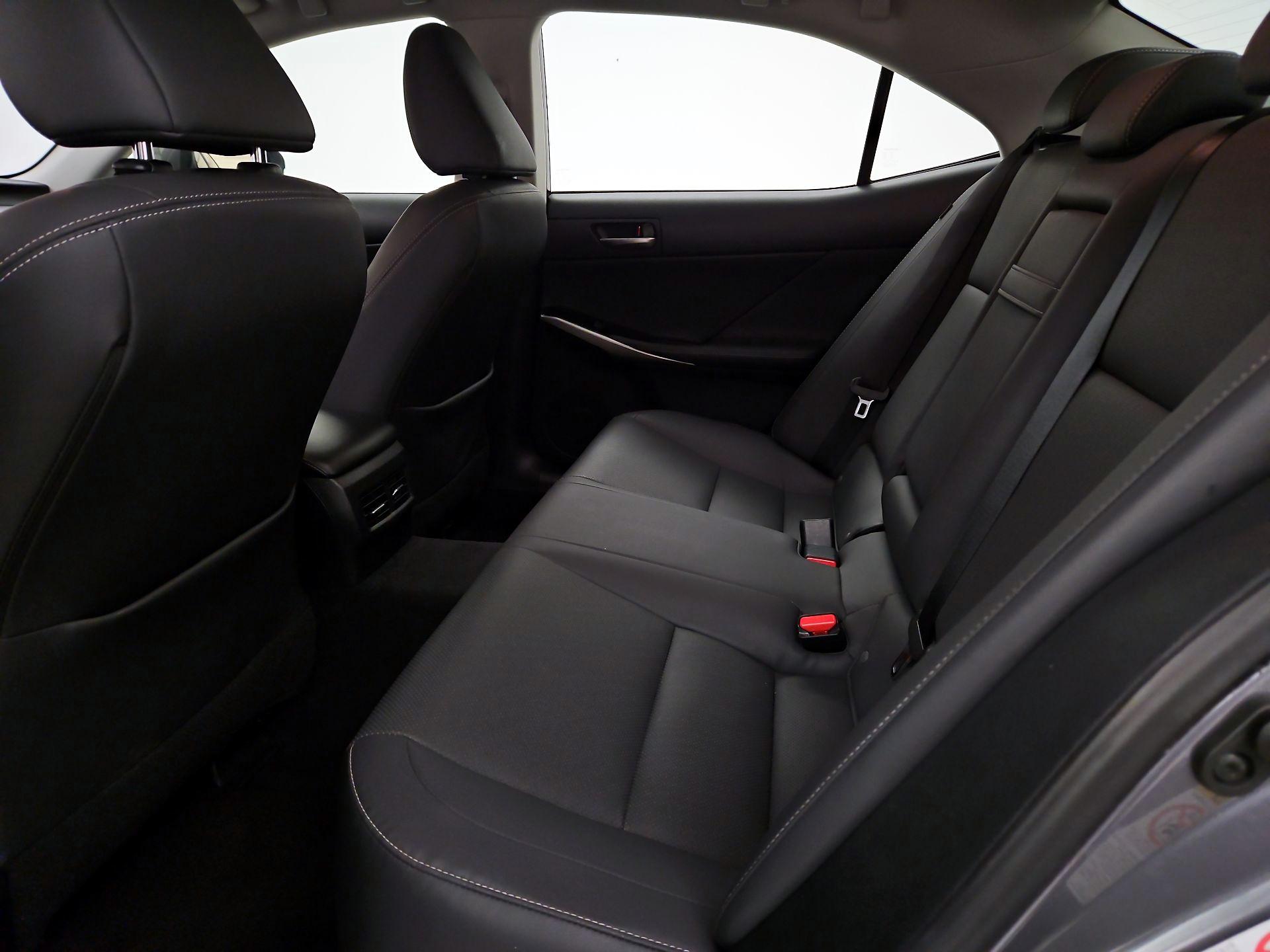 Thumbnail: 2019 Lexus IS - 20