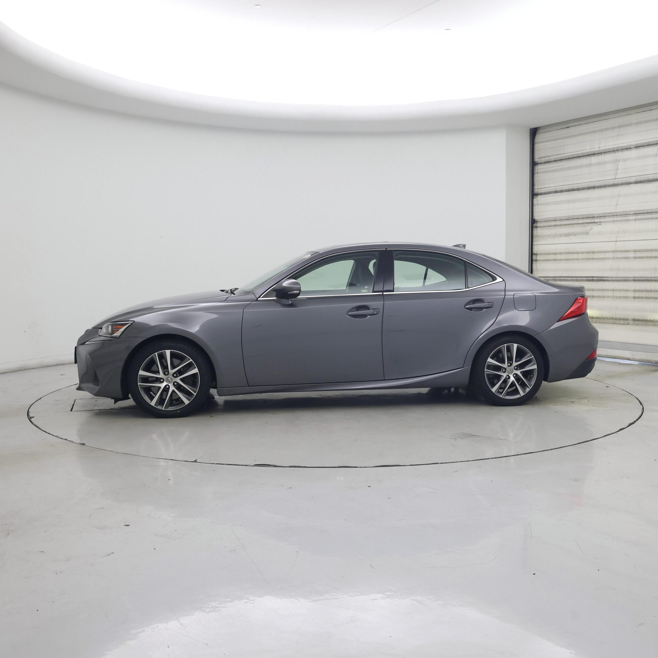 Thumbnail: 2019 Lexus IS - 3