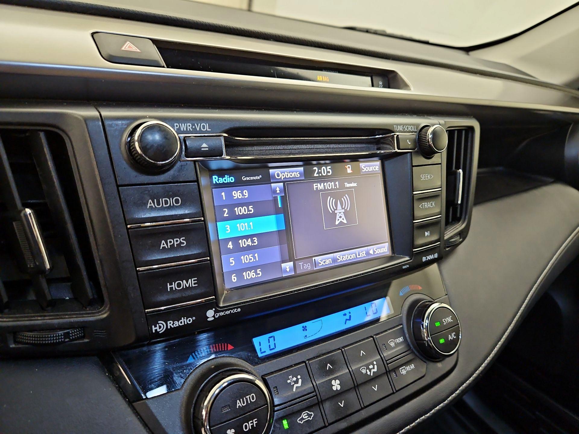 Thumbnail: 2016 Toyota RAV4 - 15