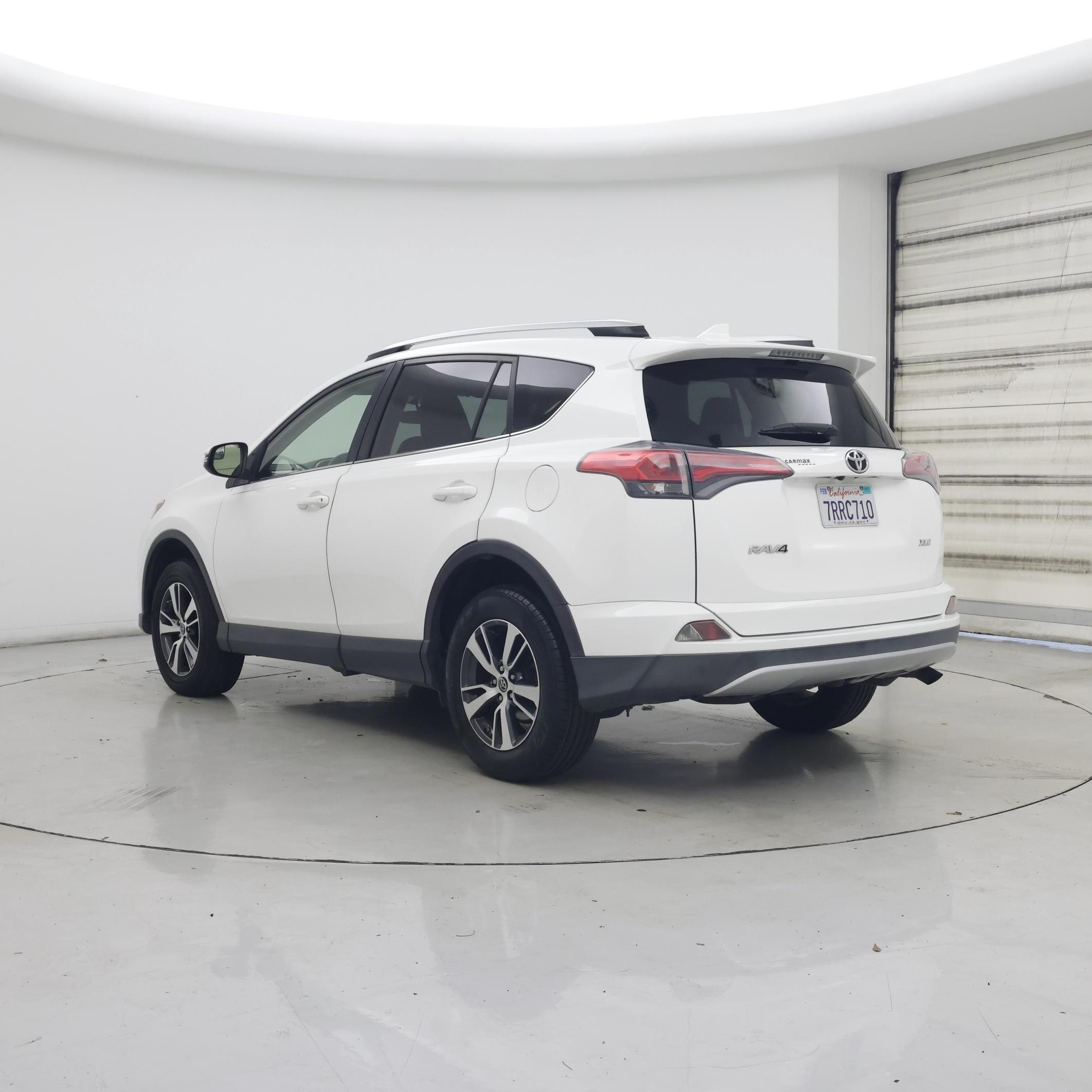 Thumbnail: 2016 Toyota RAV4 - 2