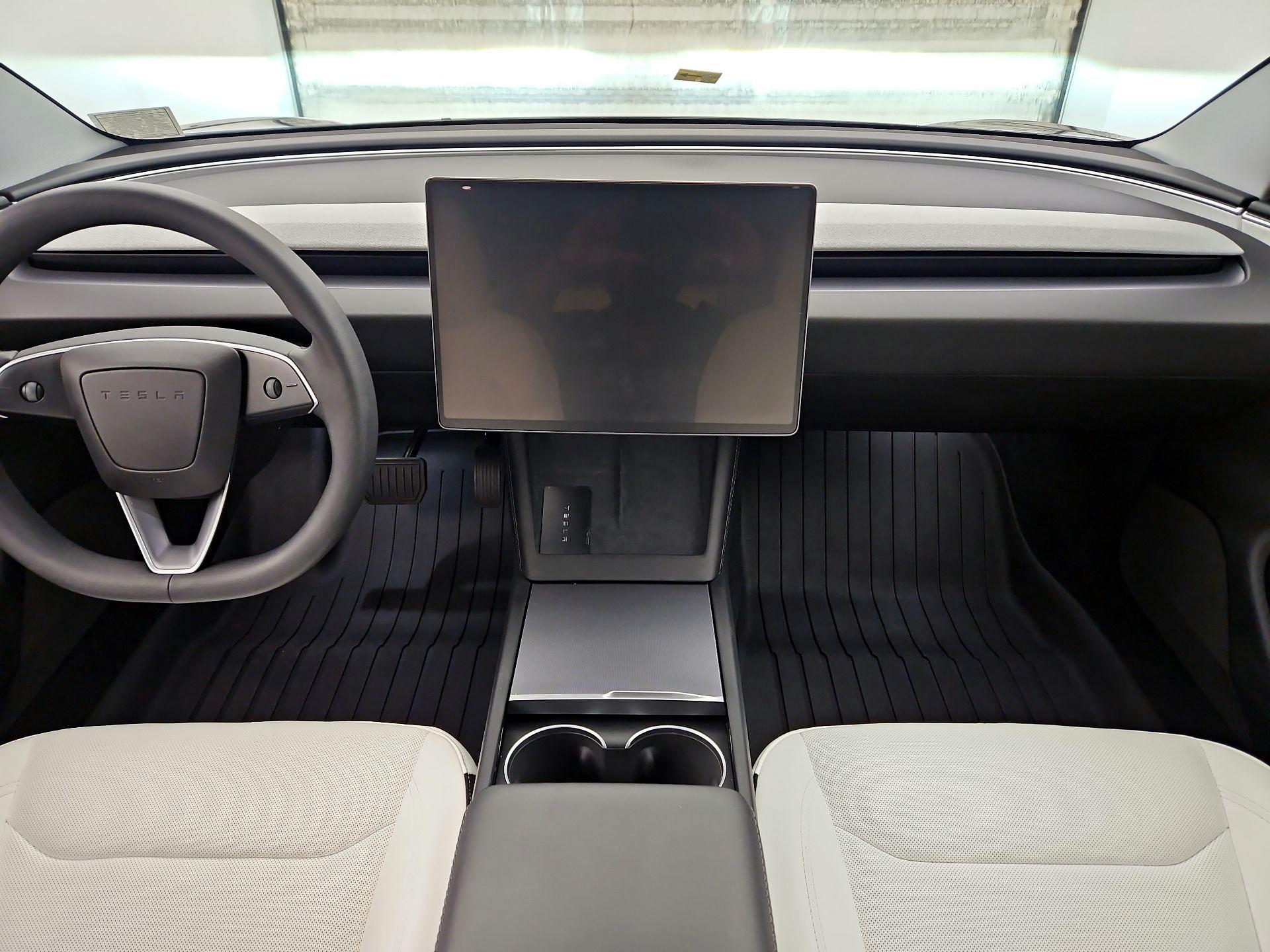 Thumbnail: 2025 Tesla Model 3 - 9