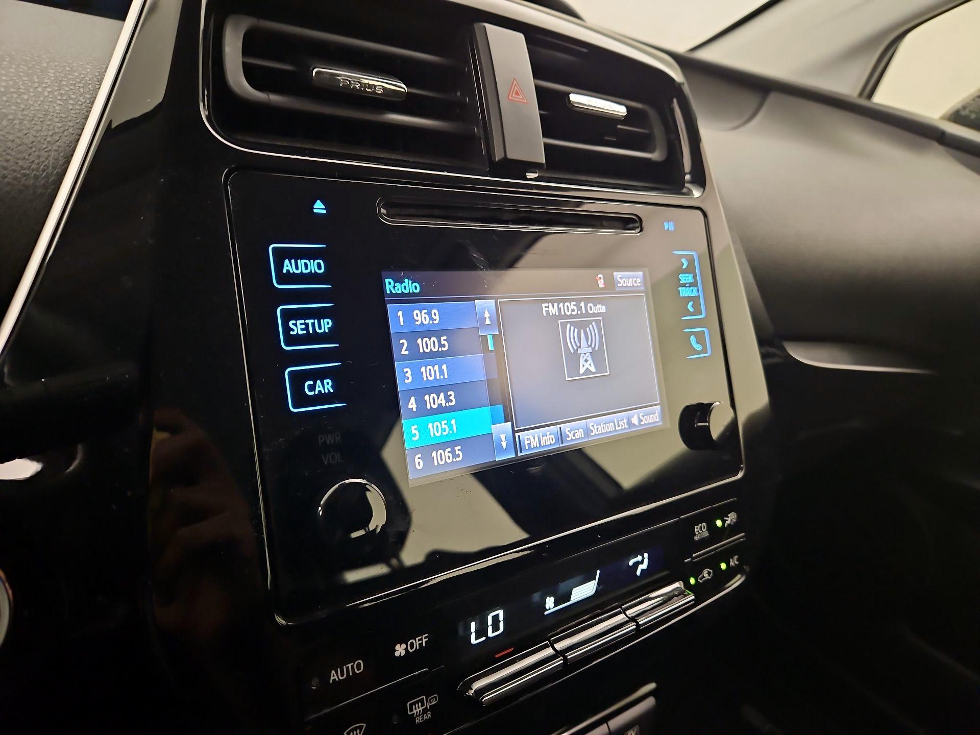 Thumbnail: 2019 Toyota Prius - 15