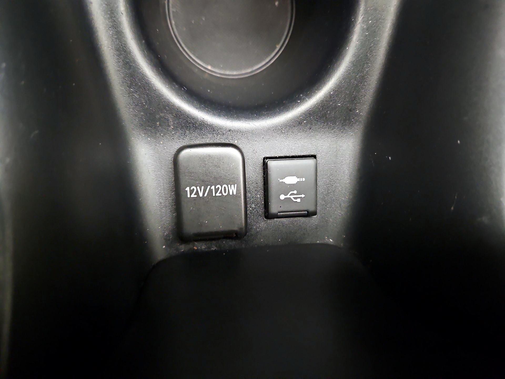 Thumbnail: 2019 Toyota Prius - 18