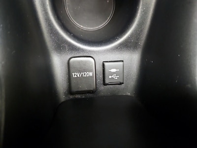 USB/AUX Ports