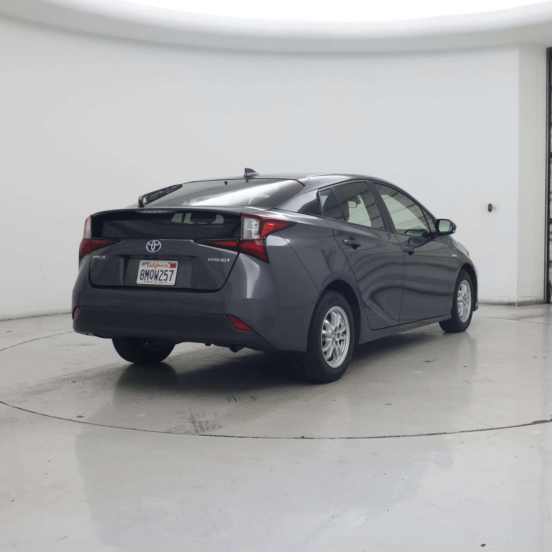 Thumbnail: 2019 Toyota Prius - 8