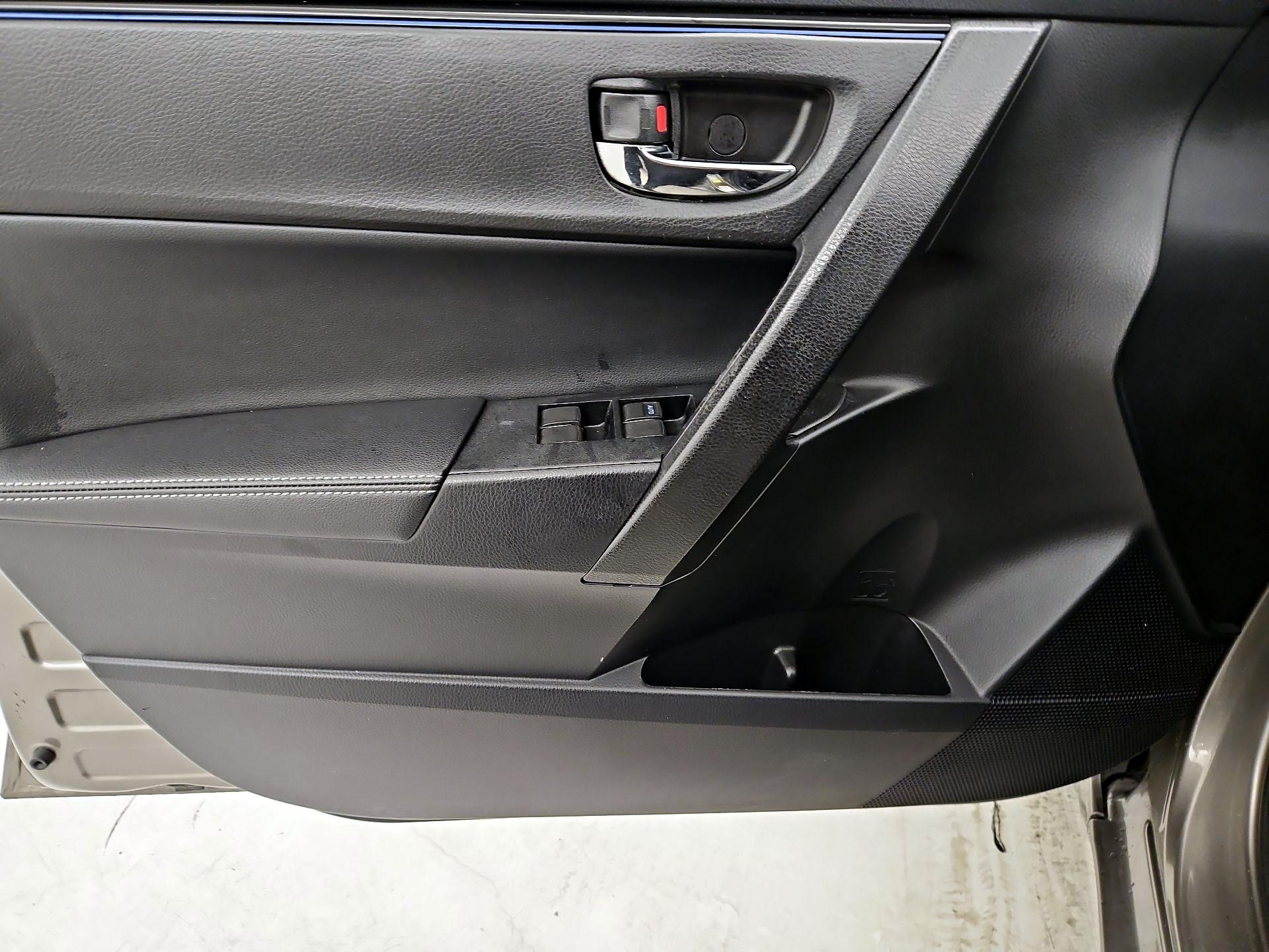 Thumbnail: 2017 Toyota Corolla - 12