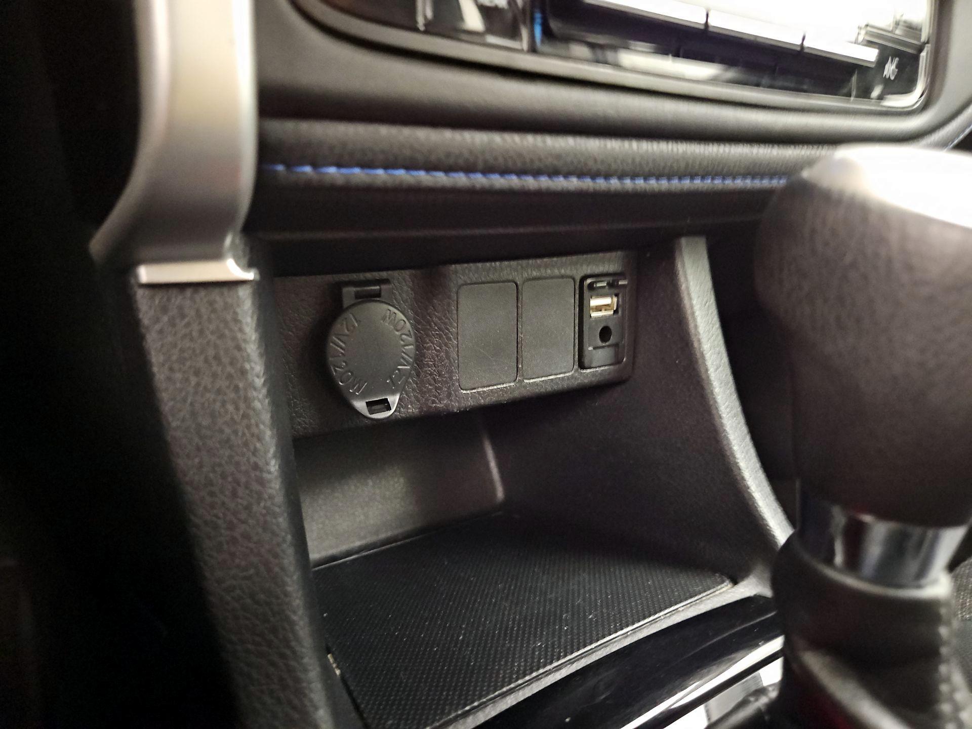 Thumbnail: 2017 Toyota Corolla - 18