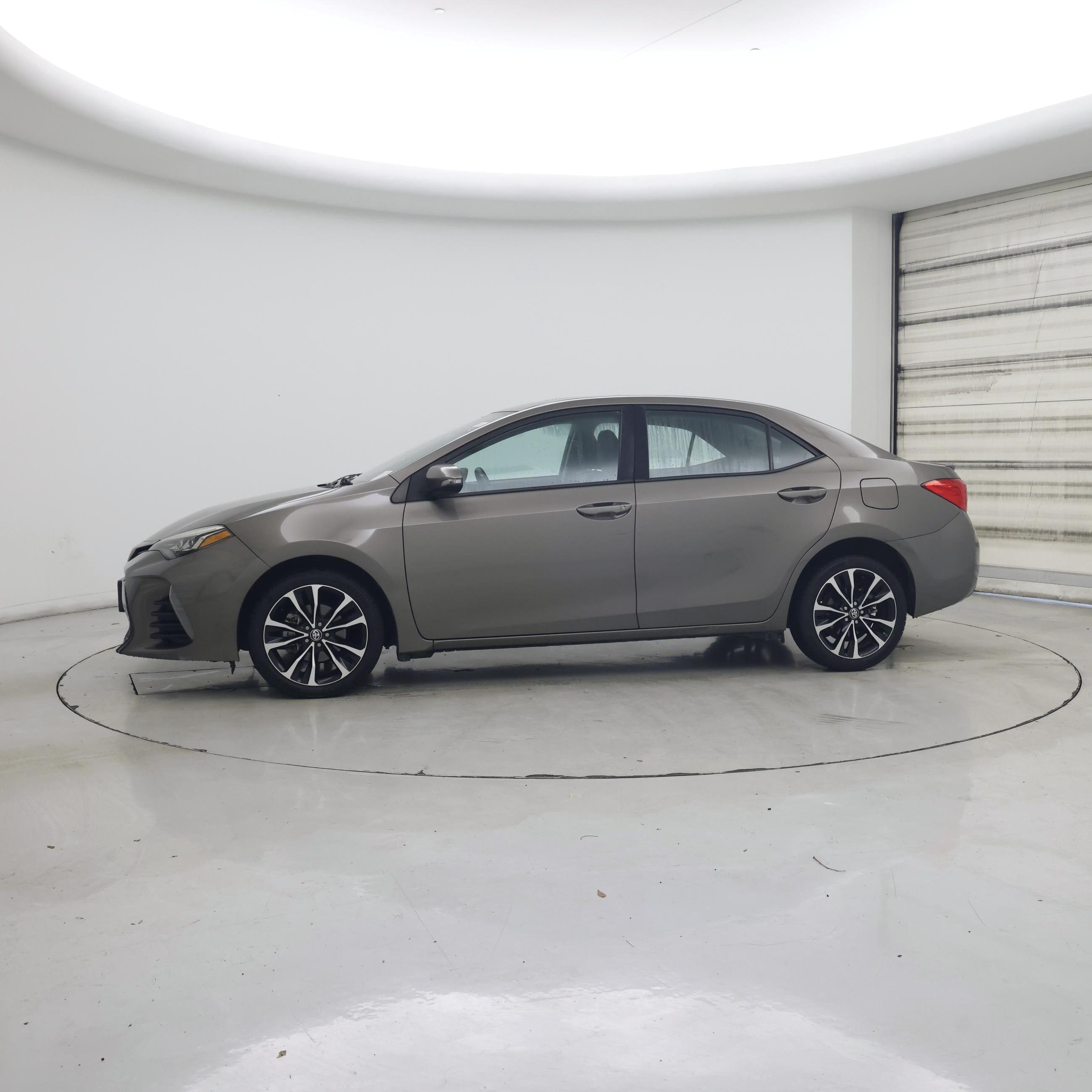 Thumbnail: 2017 Toyota Corolla - 3