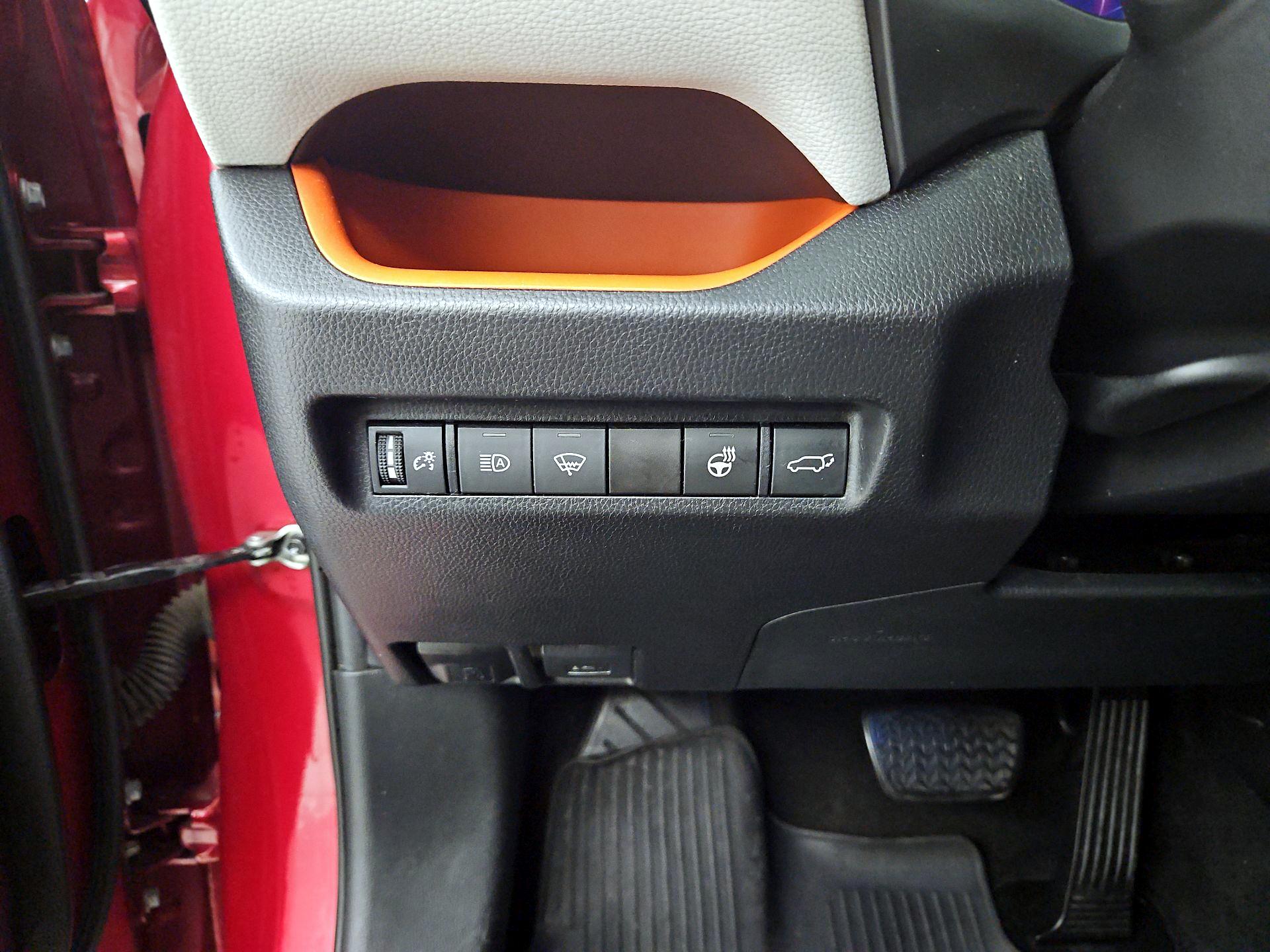 Thumbnail: 2019 Toyota RAV4 - 13