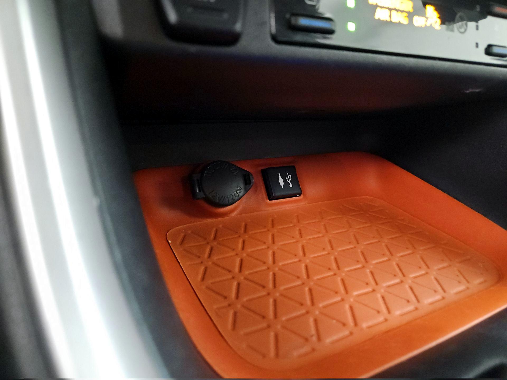 Thumbnail: 2019 Toyota RAV4 - 18