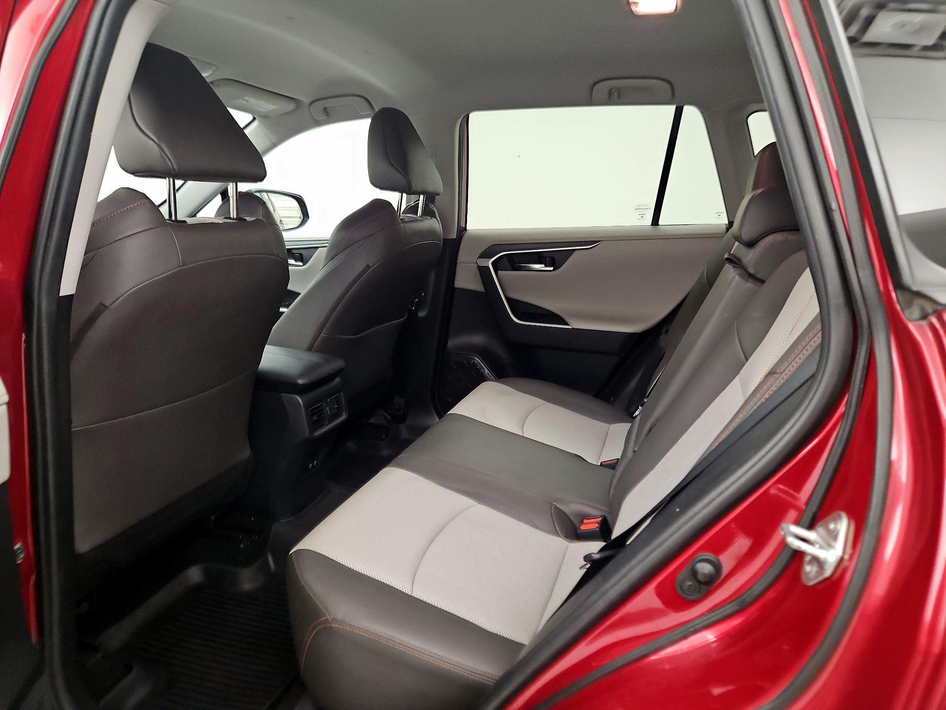 Thumbnail: 2019 Toyota RAV4 - 19