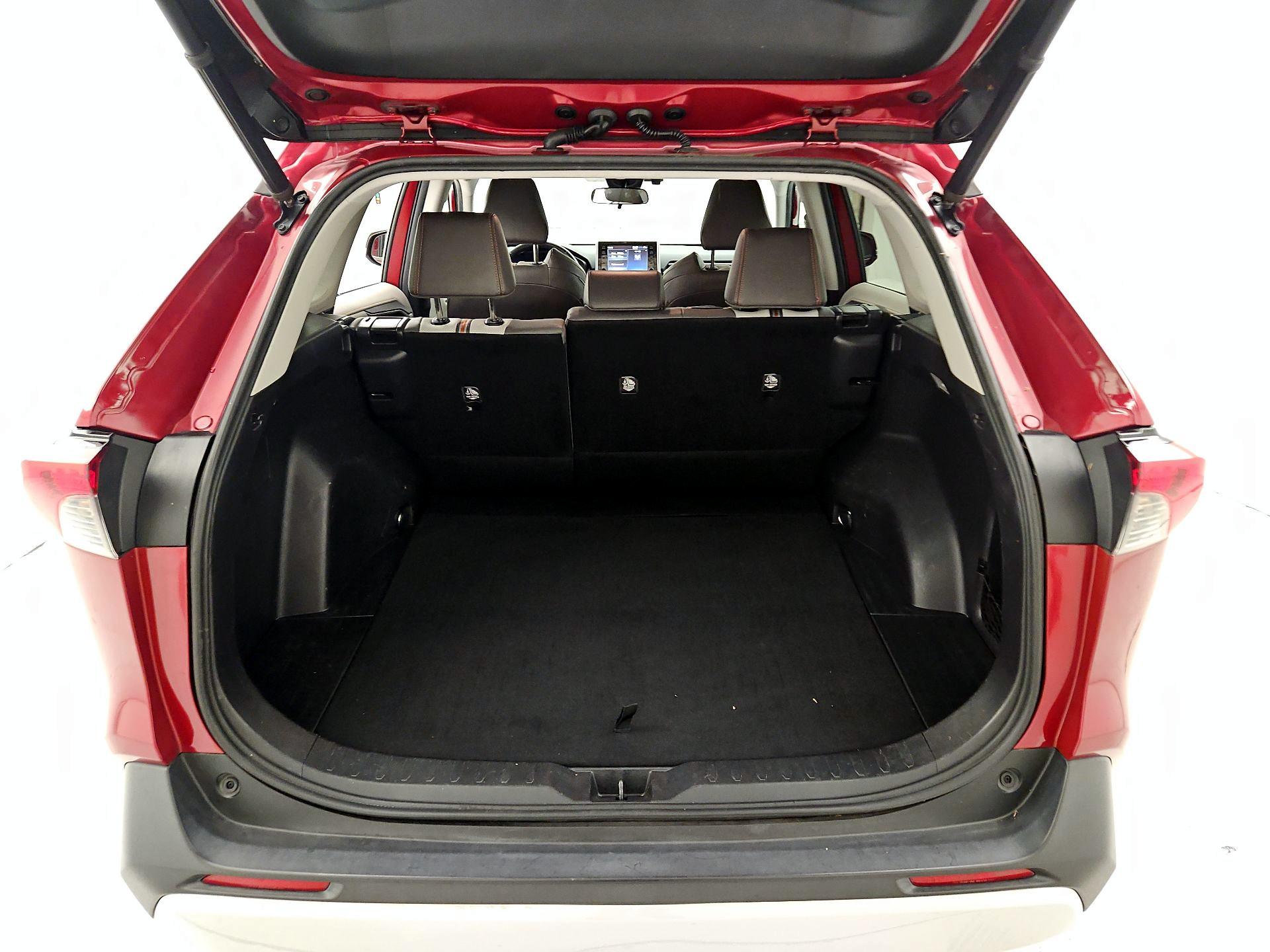 Thumbnail: 2019 Toyota RAV4 - 20