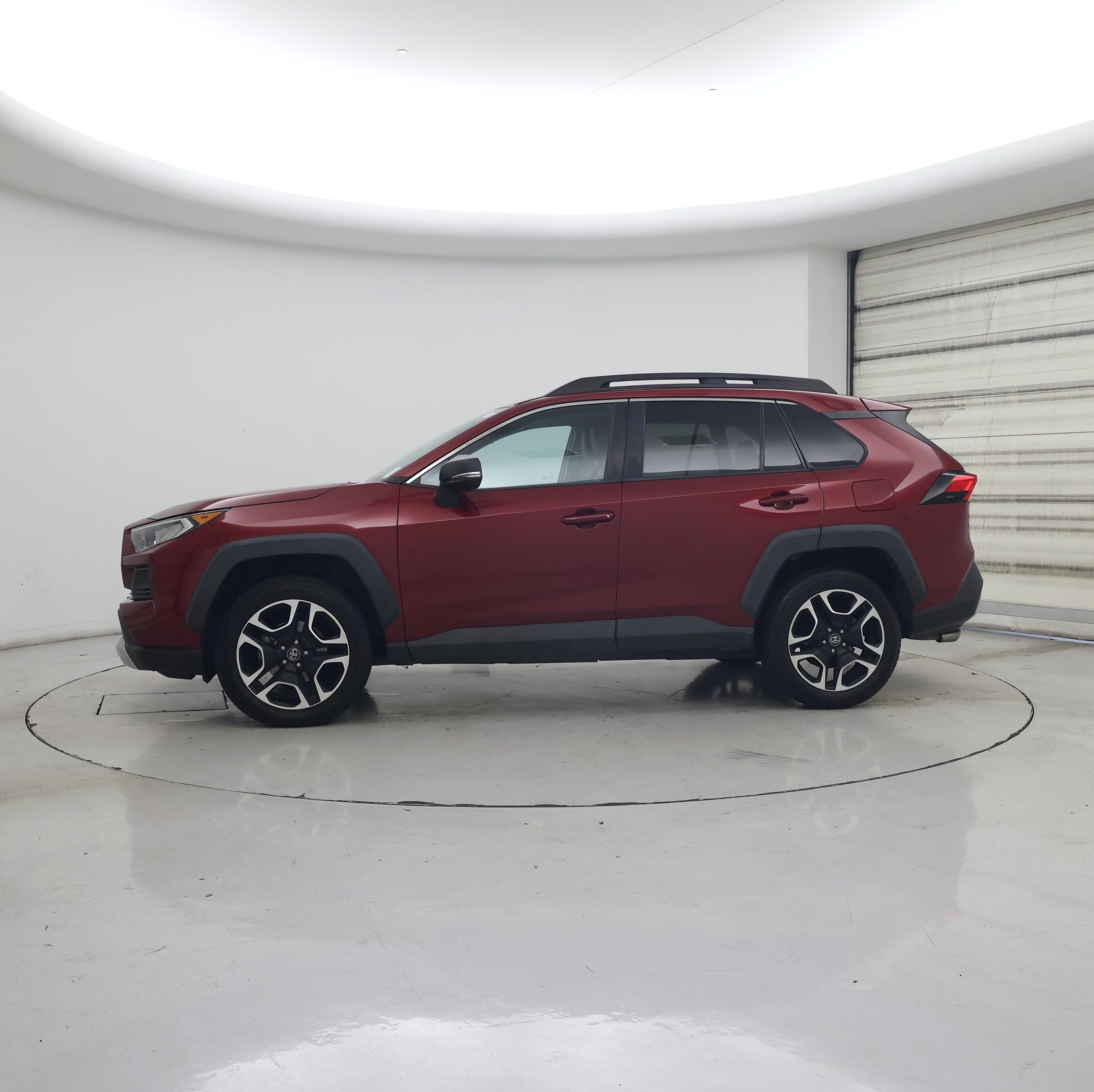 Thumbnail: 2019 Toyota RAV4 - 3
