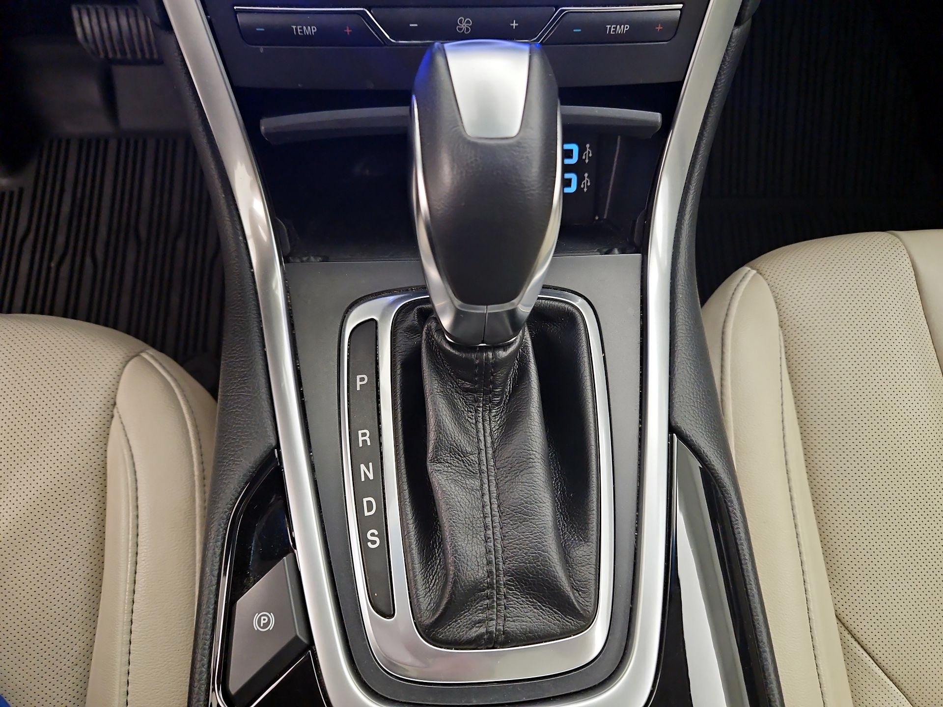 Thumbnail: 2018 Ford Edge - 18