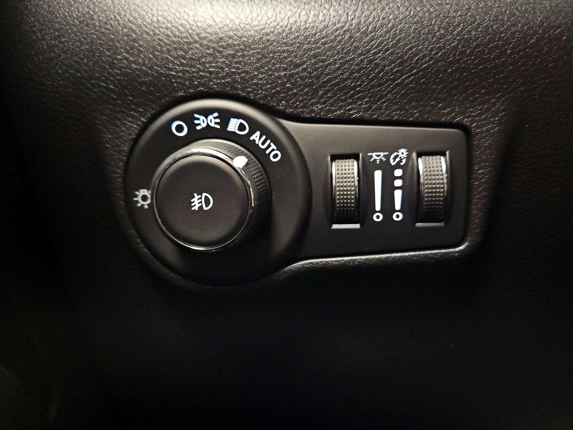 Thumbnail: 2022 Jeep Compass - 13