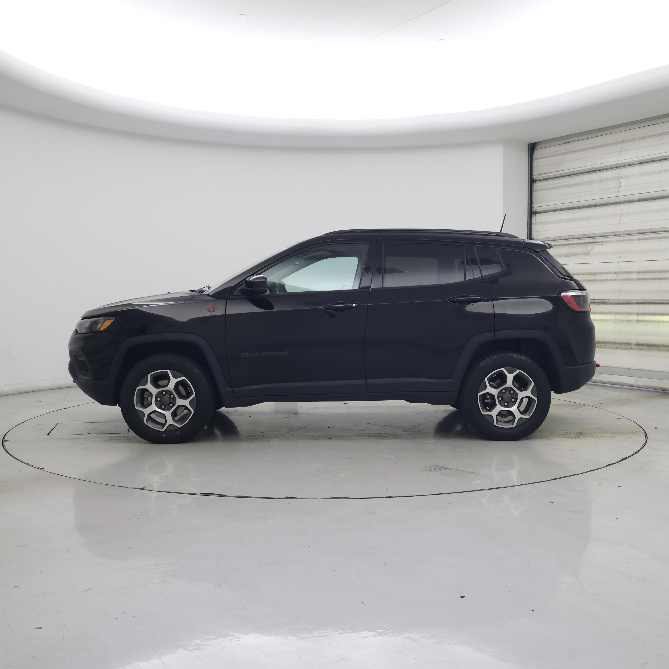 Thumbnail: 2022 Jeep Compass - 3