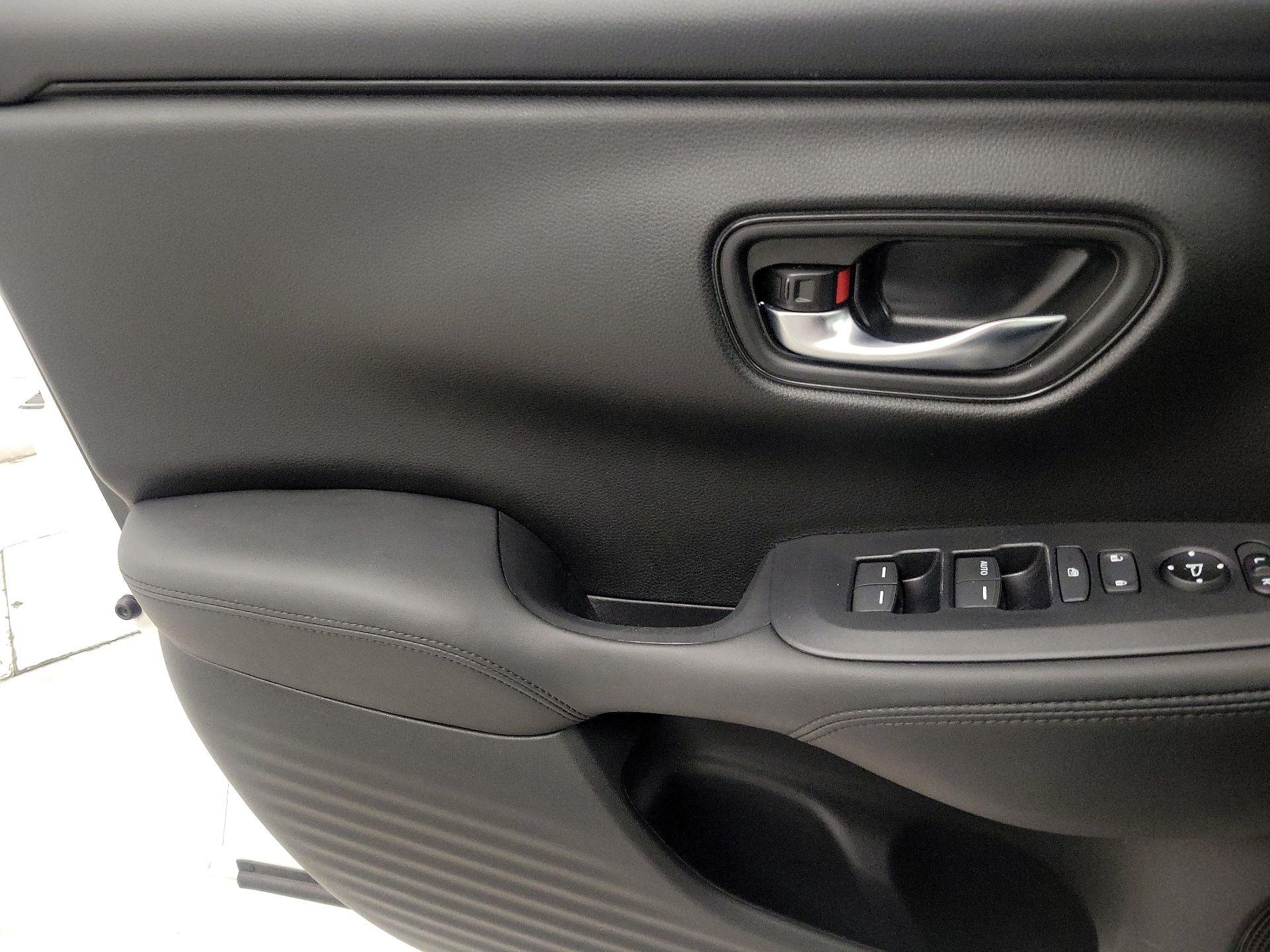 Thumbnail: 2025 Honda HR-V - 12