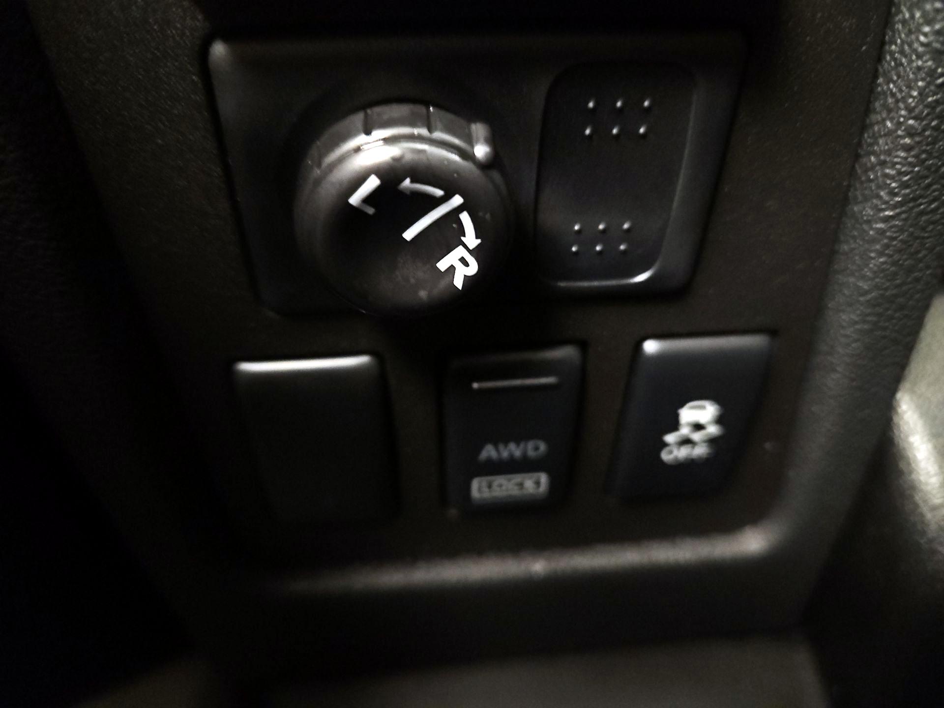 Thumbnail: 2015 Nissan Rogue - 13